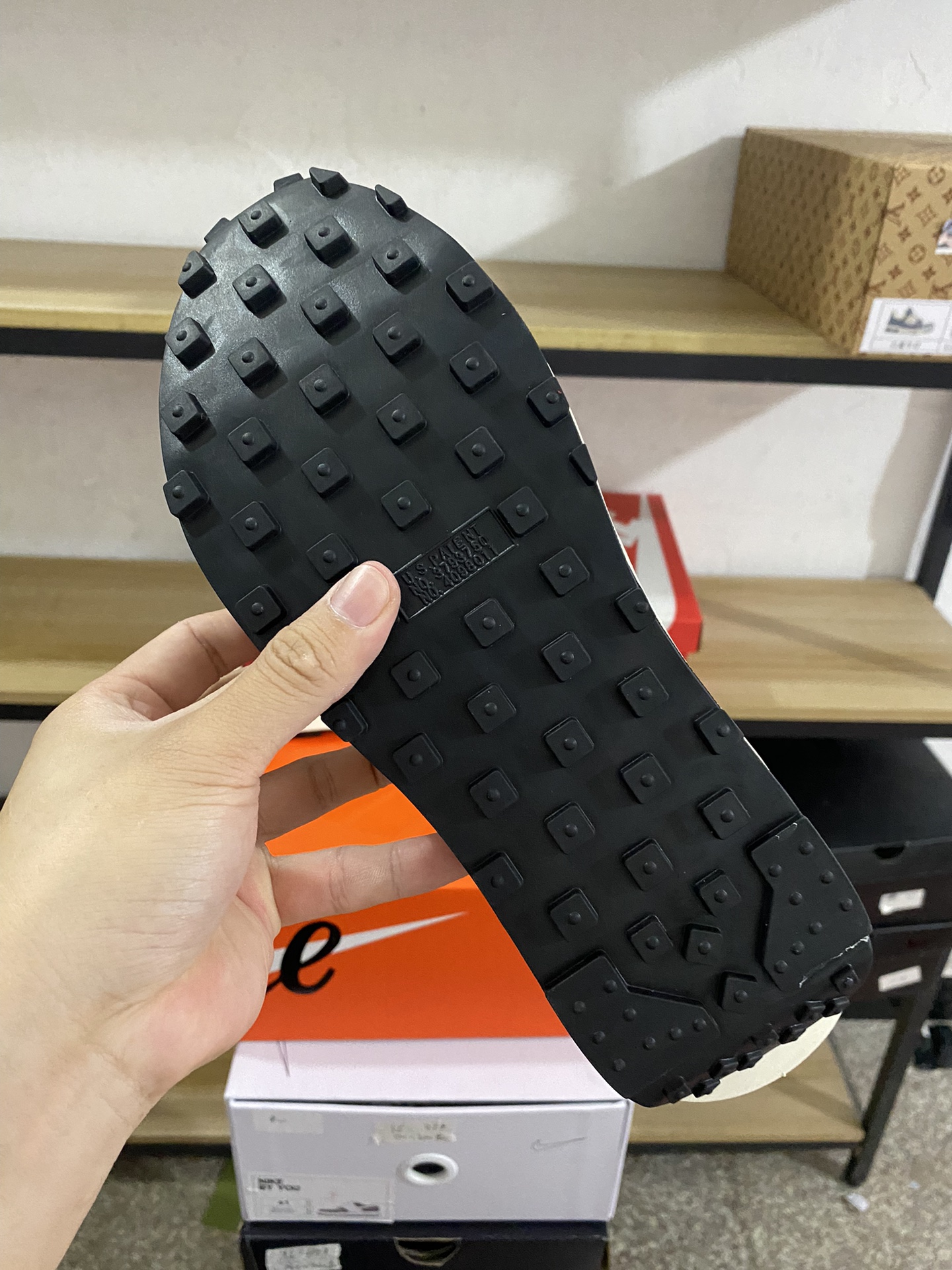 MiniCost Shoe 5
