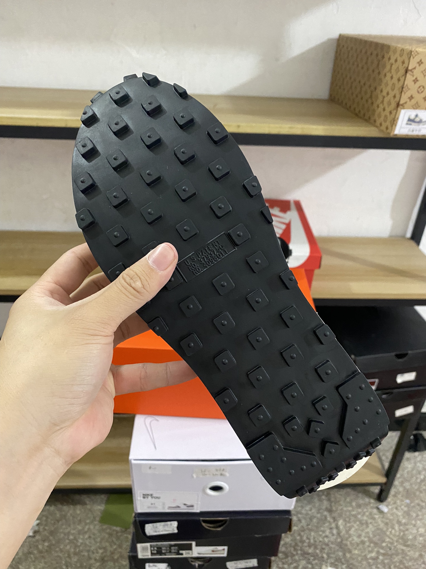 MiniCost Shoe 5