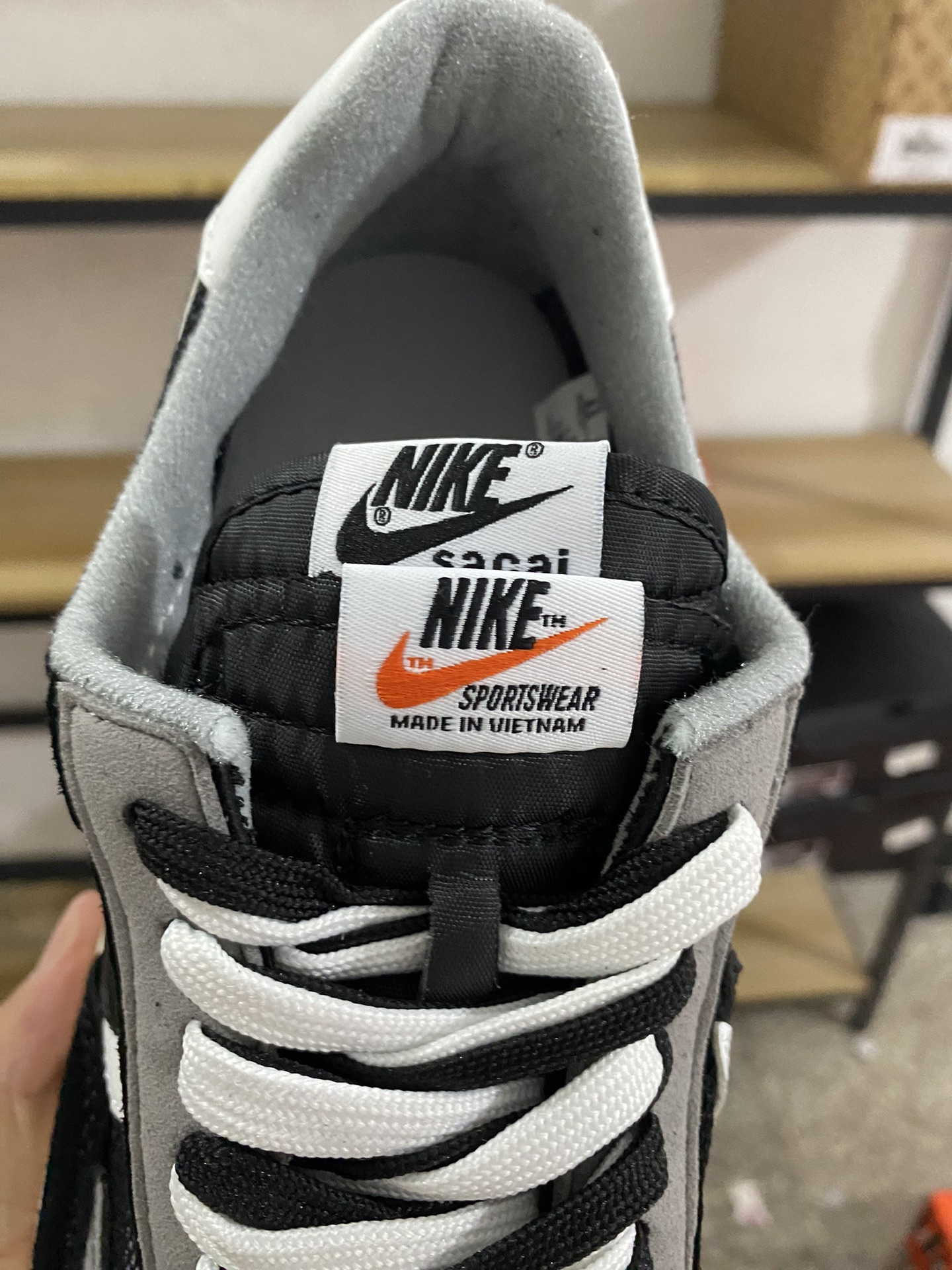 MiniCost Shoe 6