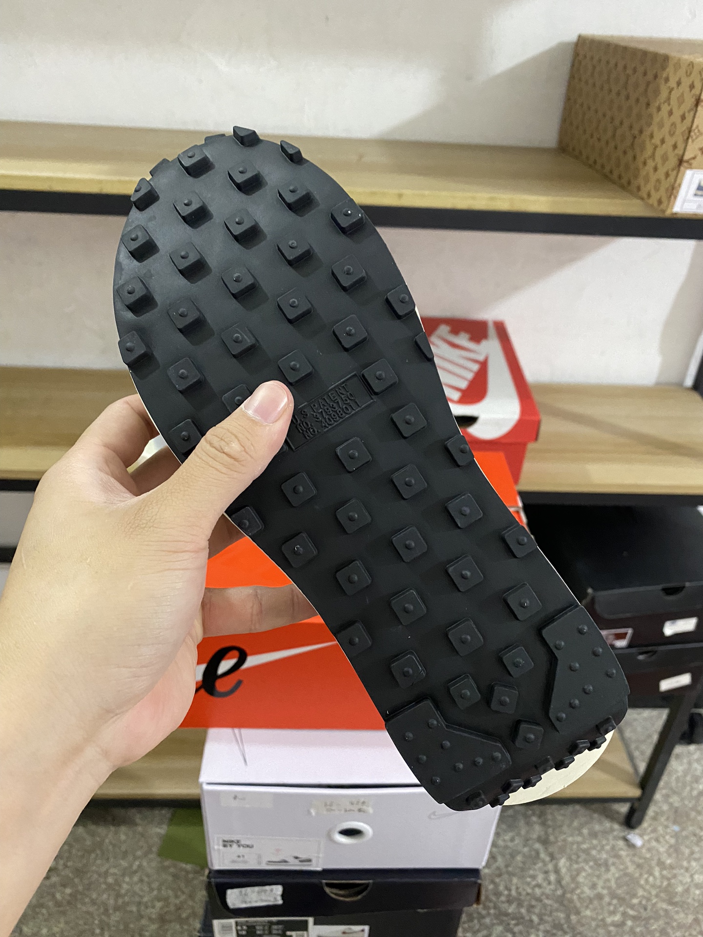 MiniCost Shoe 5