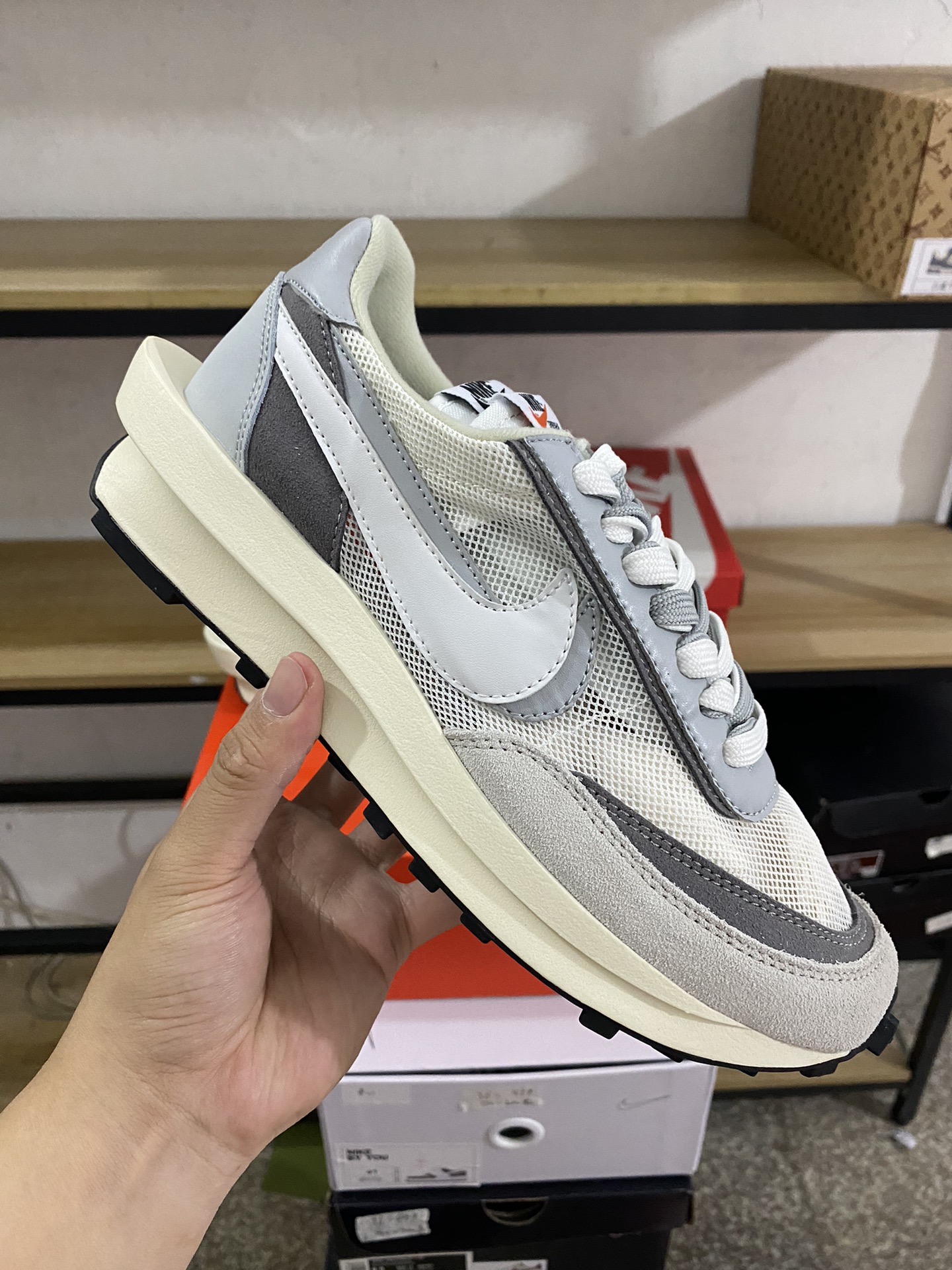 MiniCost Shoe 2