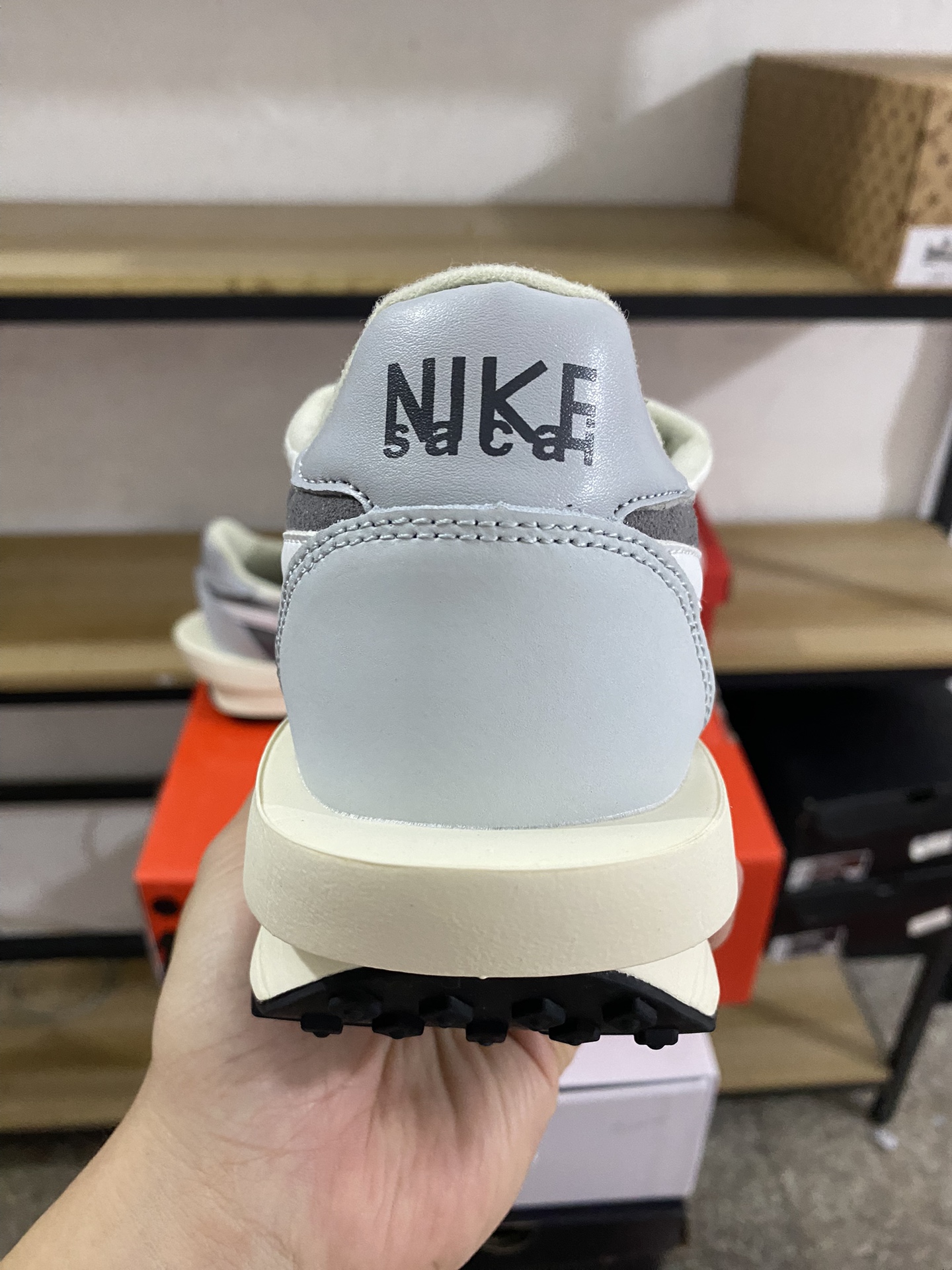 MiniCost Shoe 3