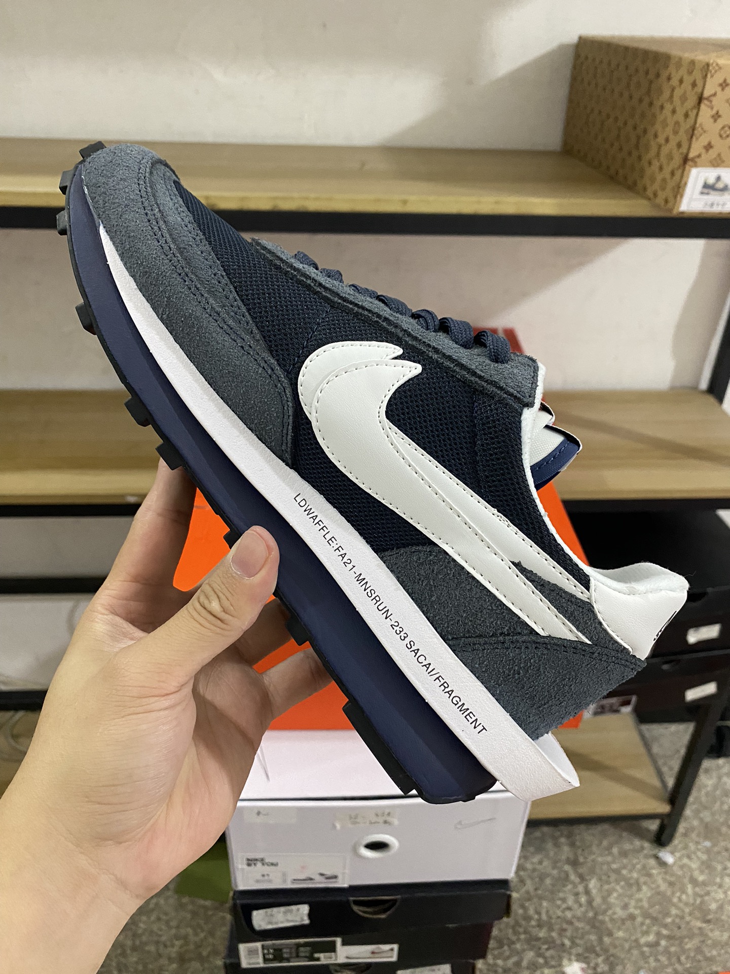 MiniCost Shoe 4