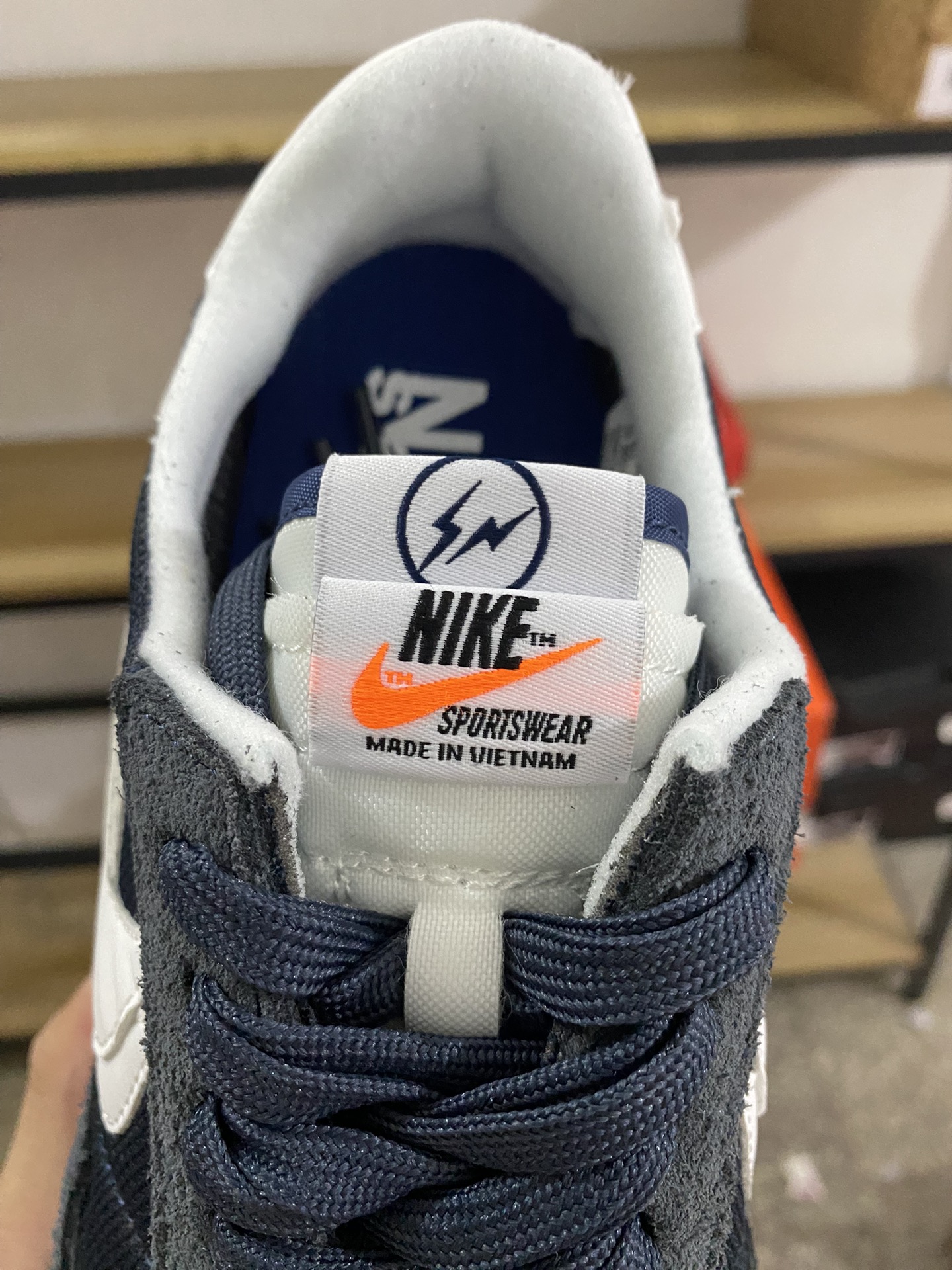 MiniCost Shoe 6