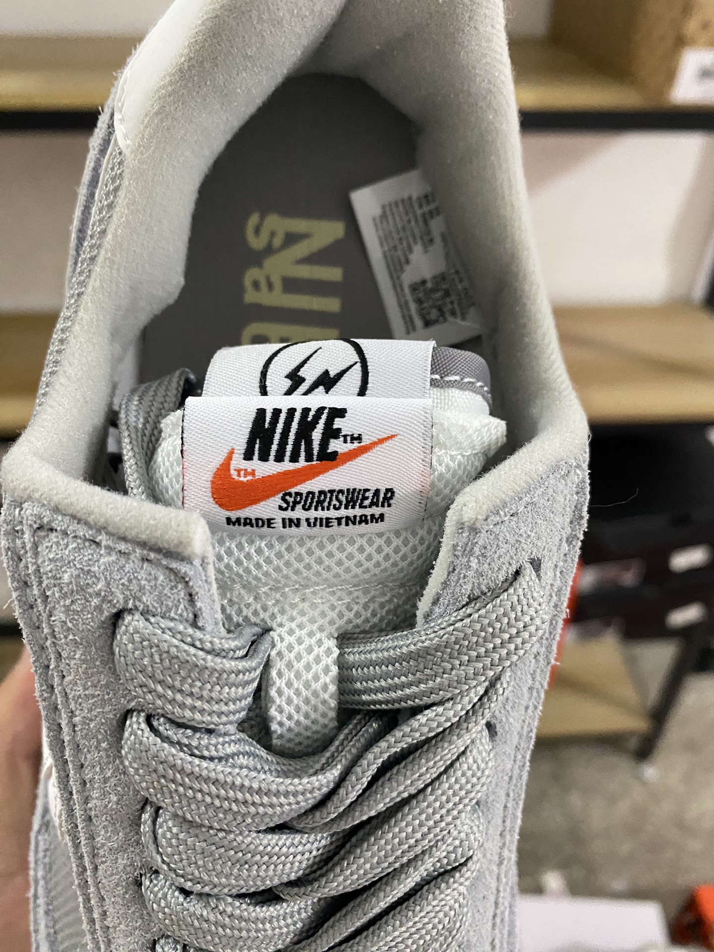MiniCost Shoe 6