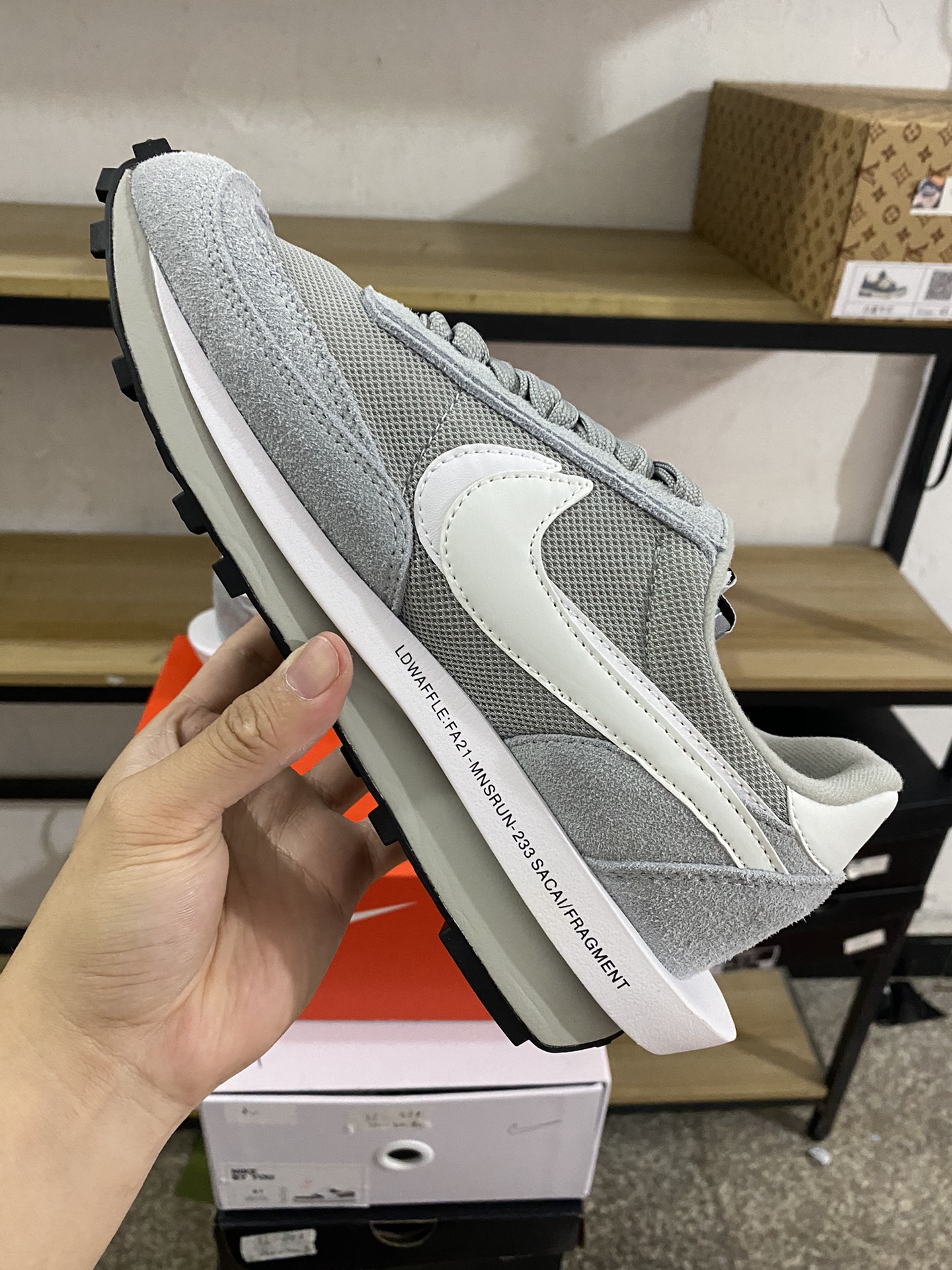 MiniCost Shoe 4