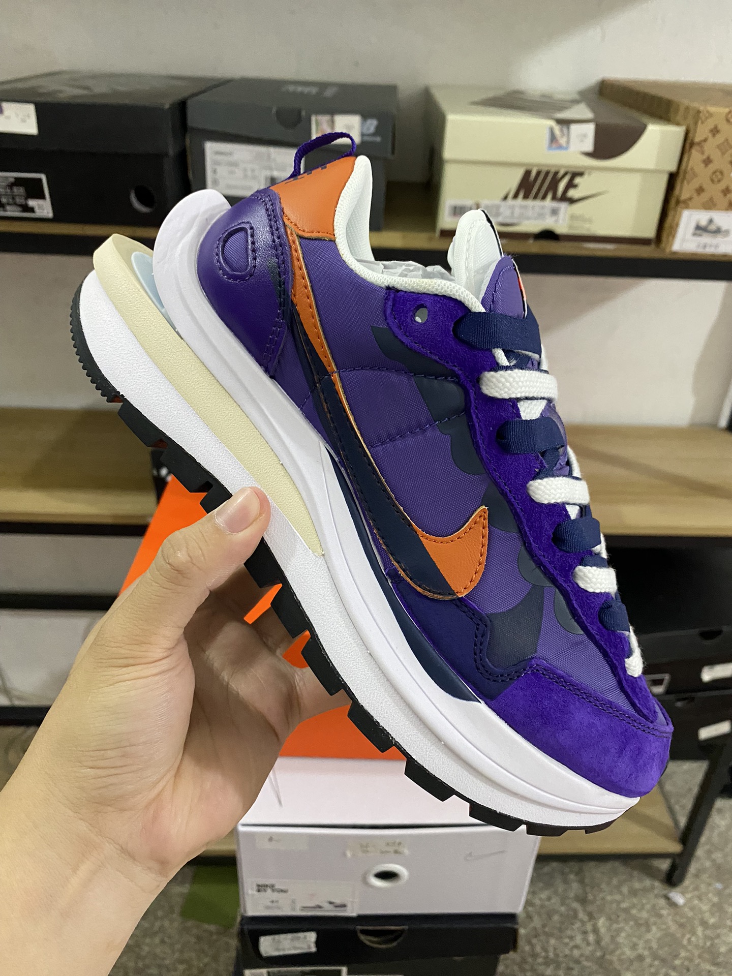 MiniCost Shoe 2