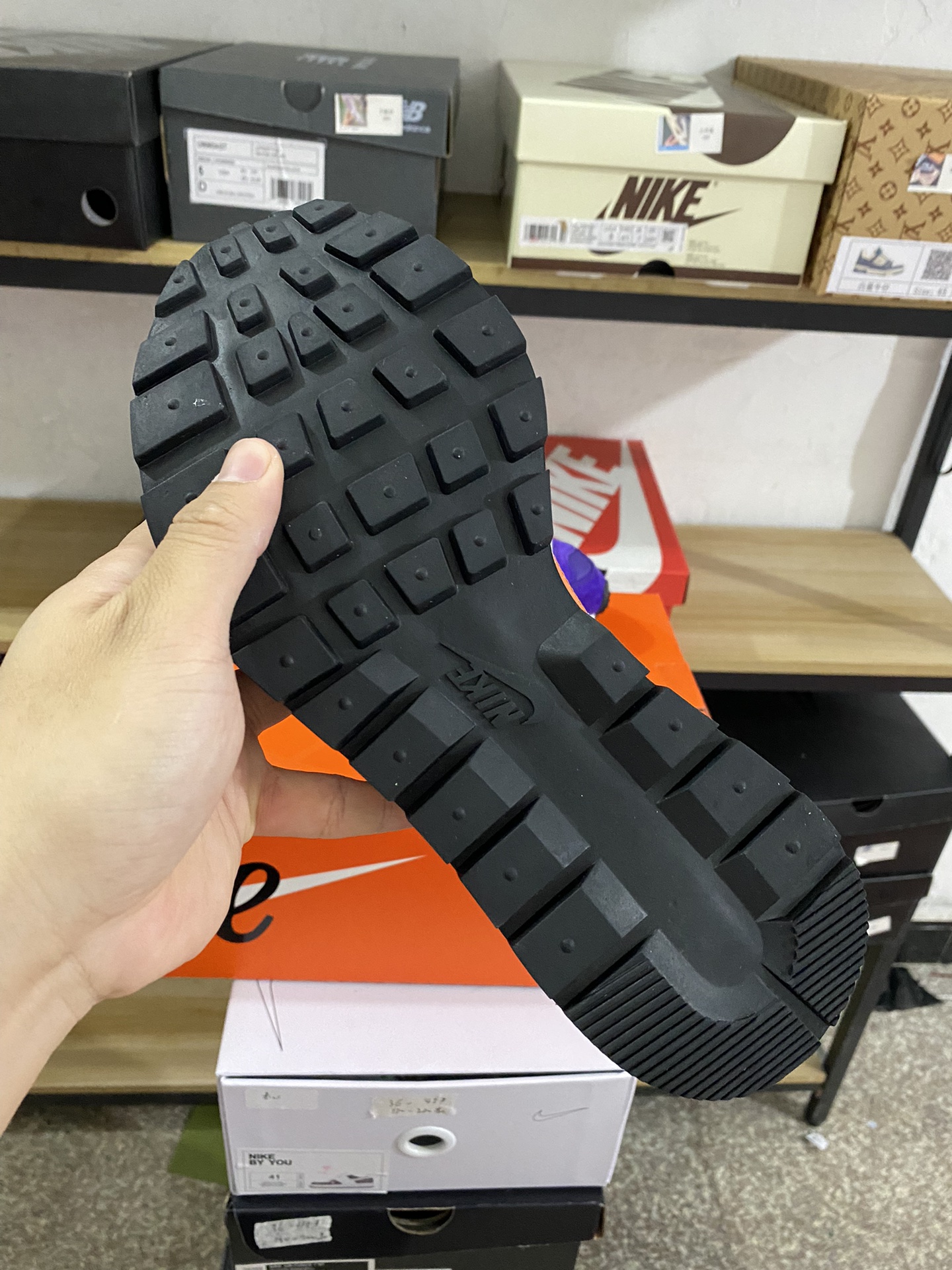 MiniCost Shoe 5