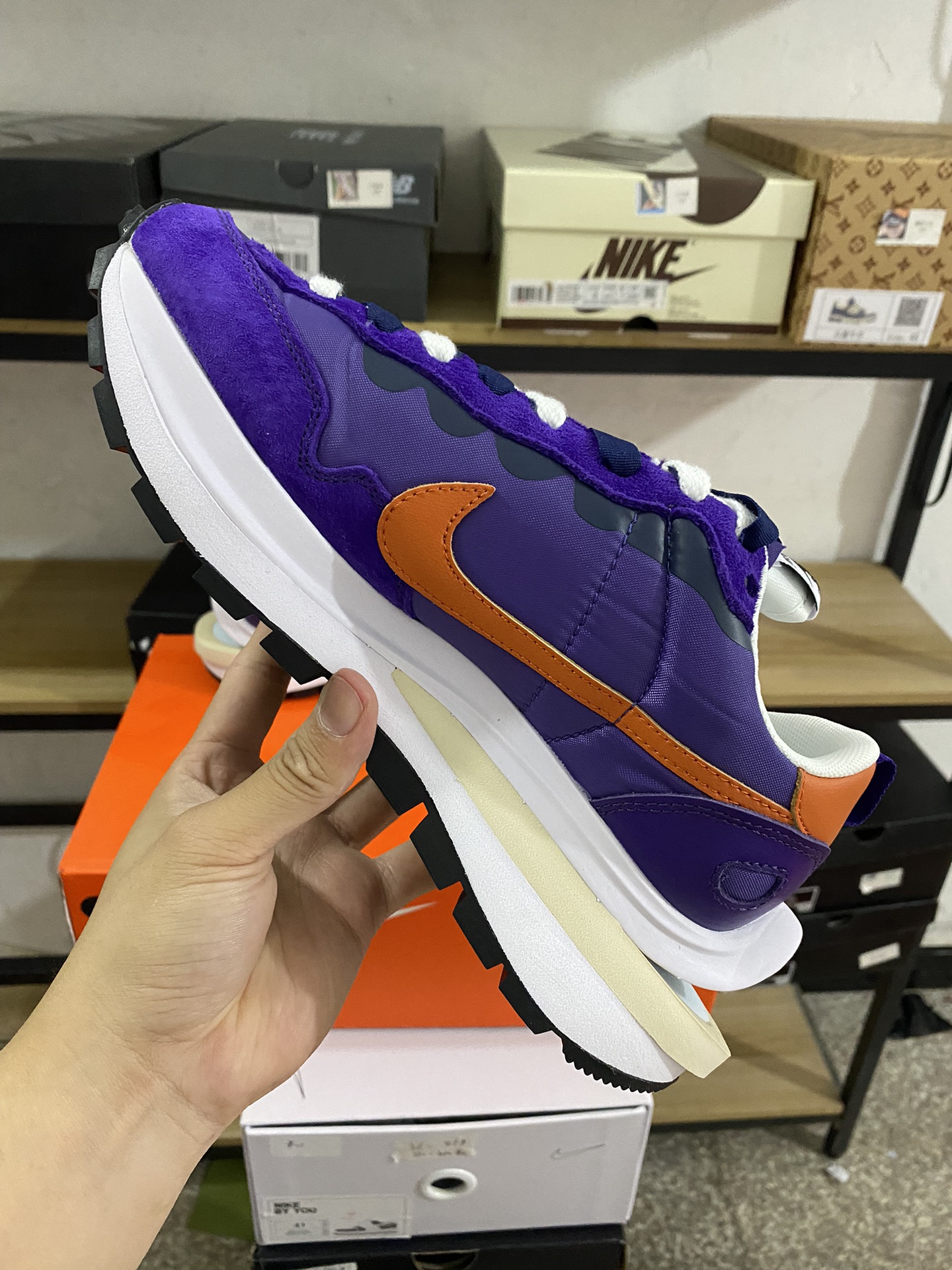 MiniCost Shoe 4
