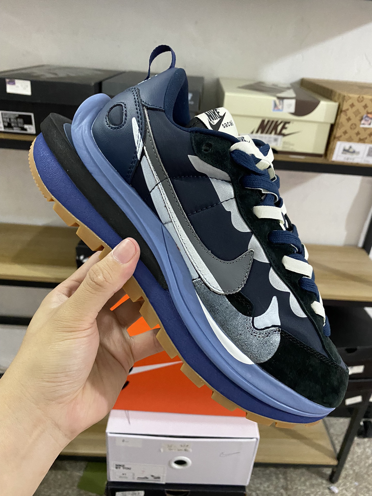 MiniCost Shoe 2