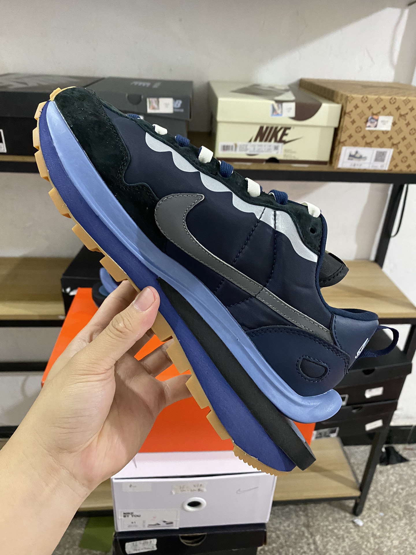 MiniCost Shoe 4