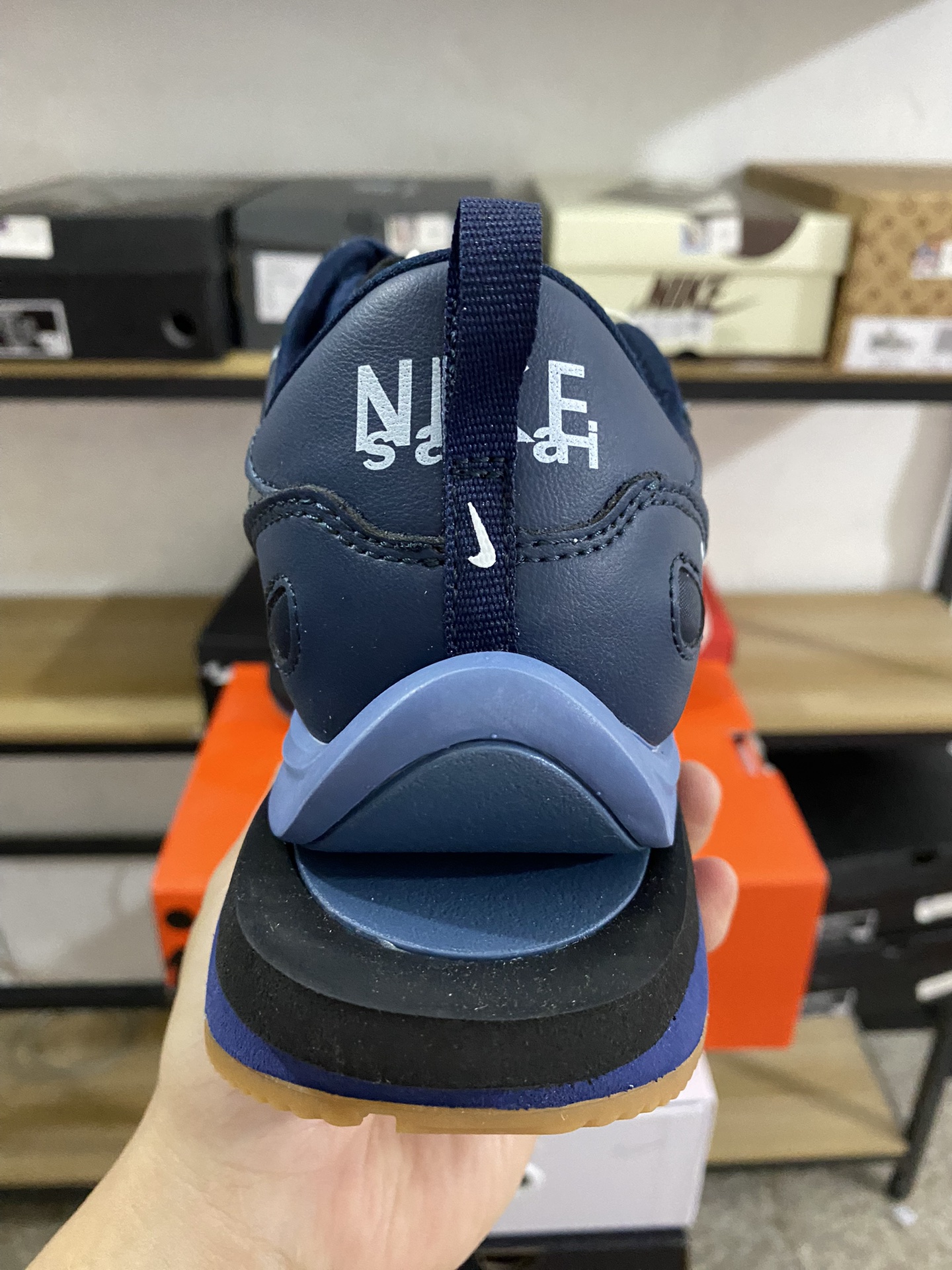 MiniCost Shoe 3
