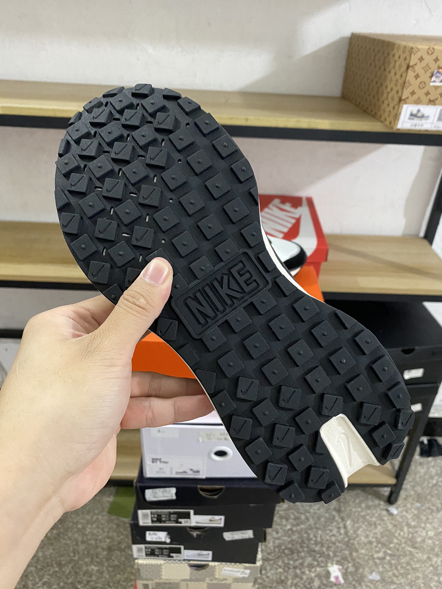 MiniCost Shoe 5