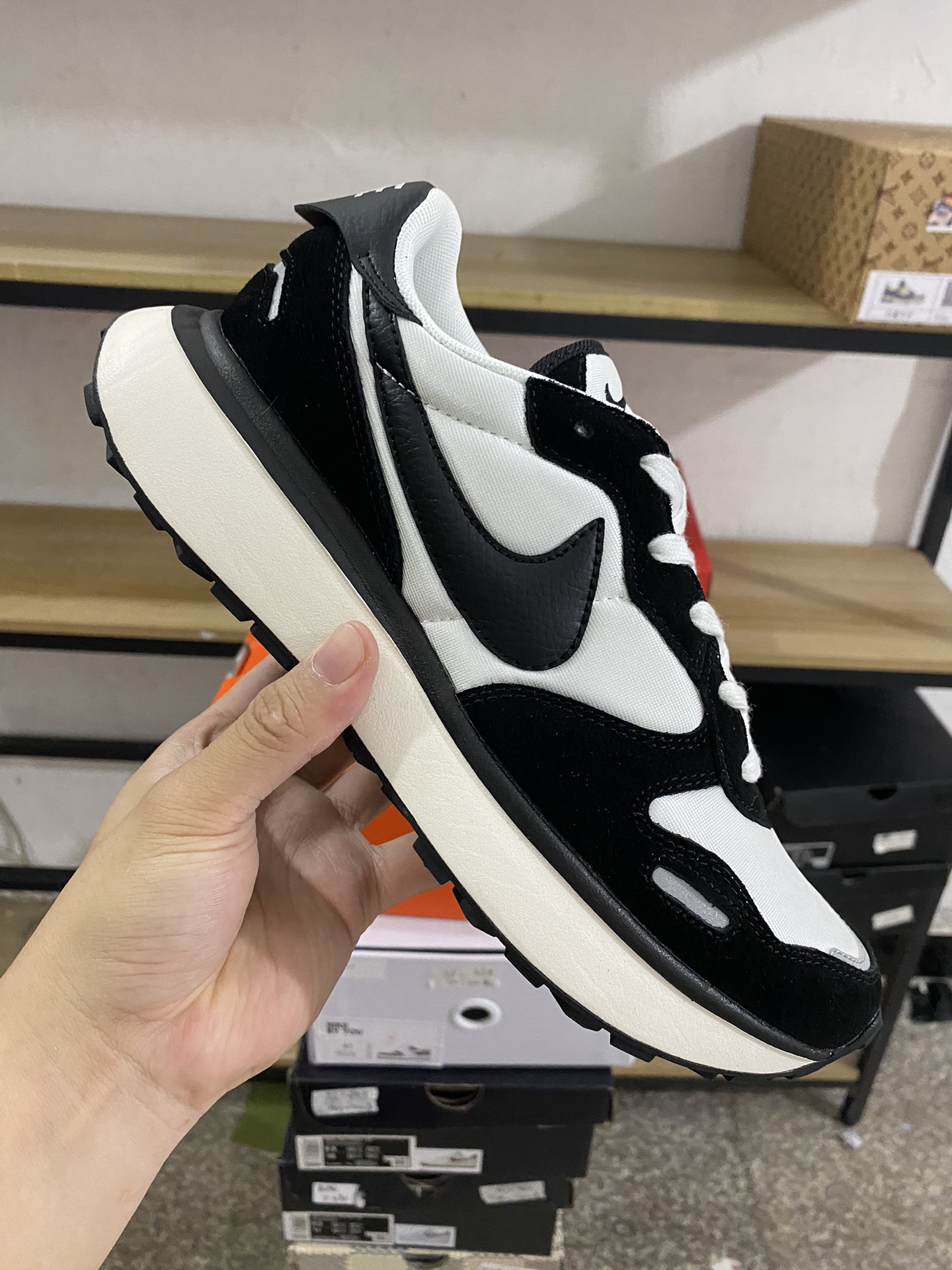 MiniCost Shoe 2