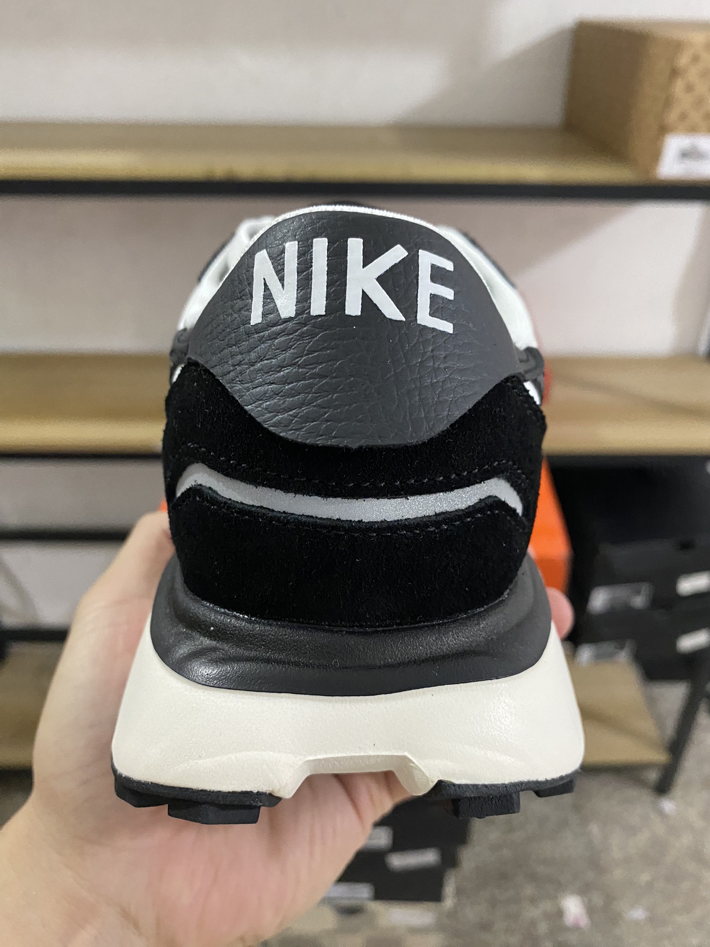 MiniCost Shoe 3