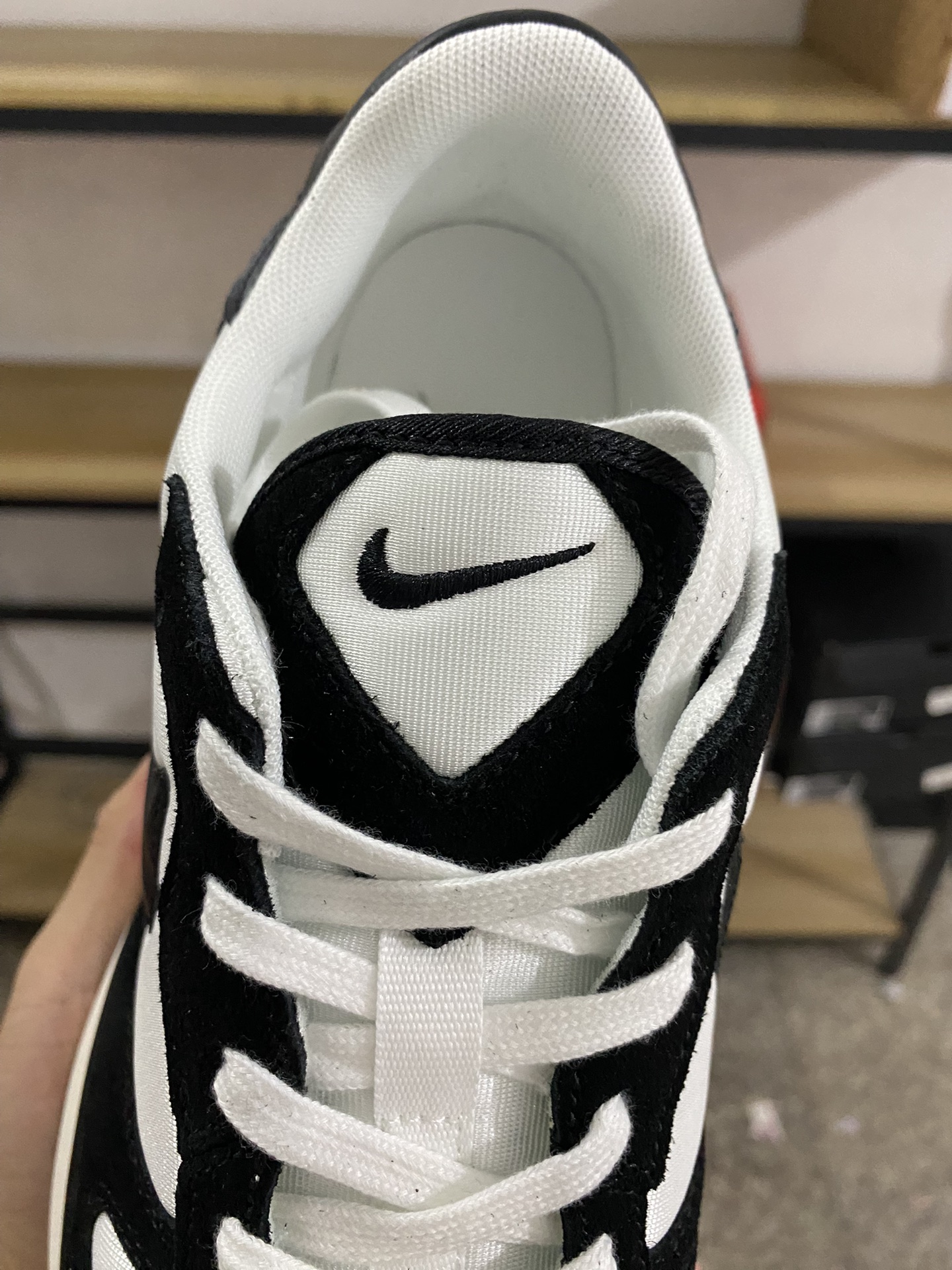 MiniCost Shoe 6