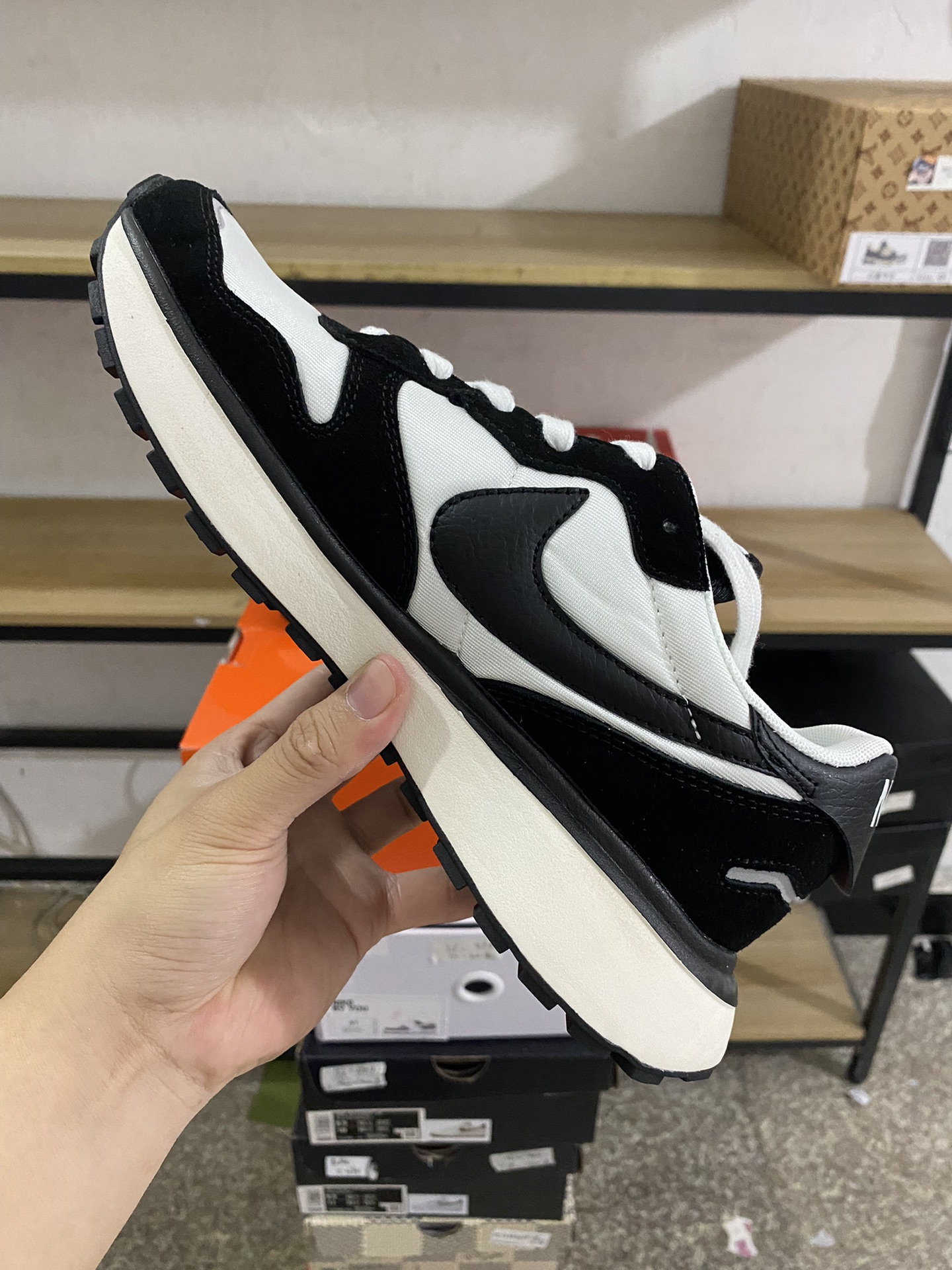 MiniCost Shoe 4