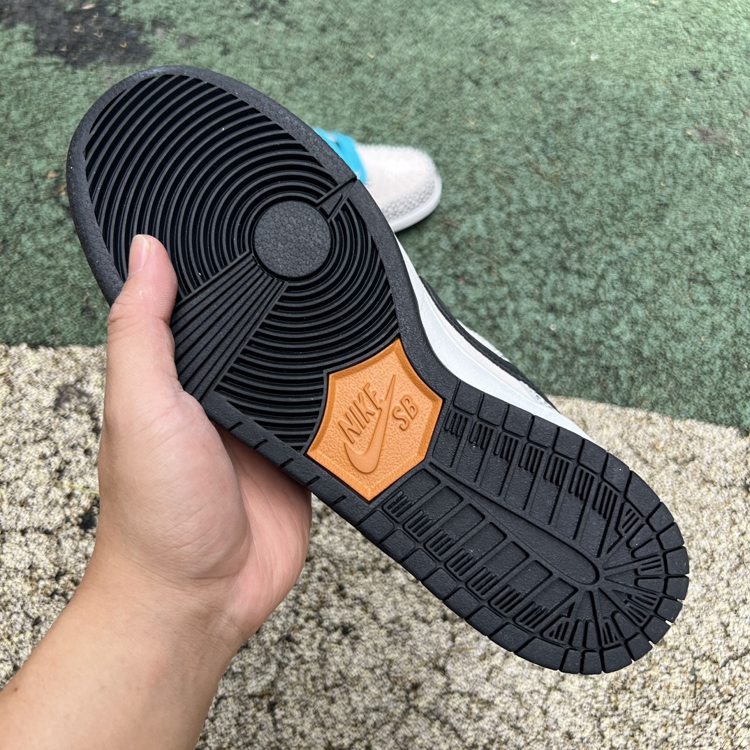 Dunk灰黑棕 斑点狗 s2纯原版‼️
尺码：36-47 特价😇
Nike SB Dunk Low Sa