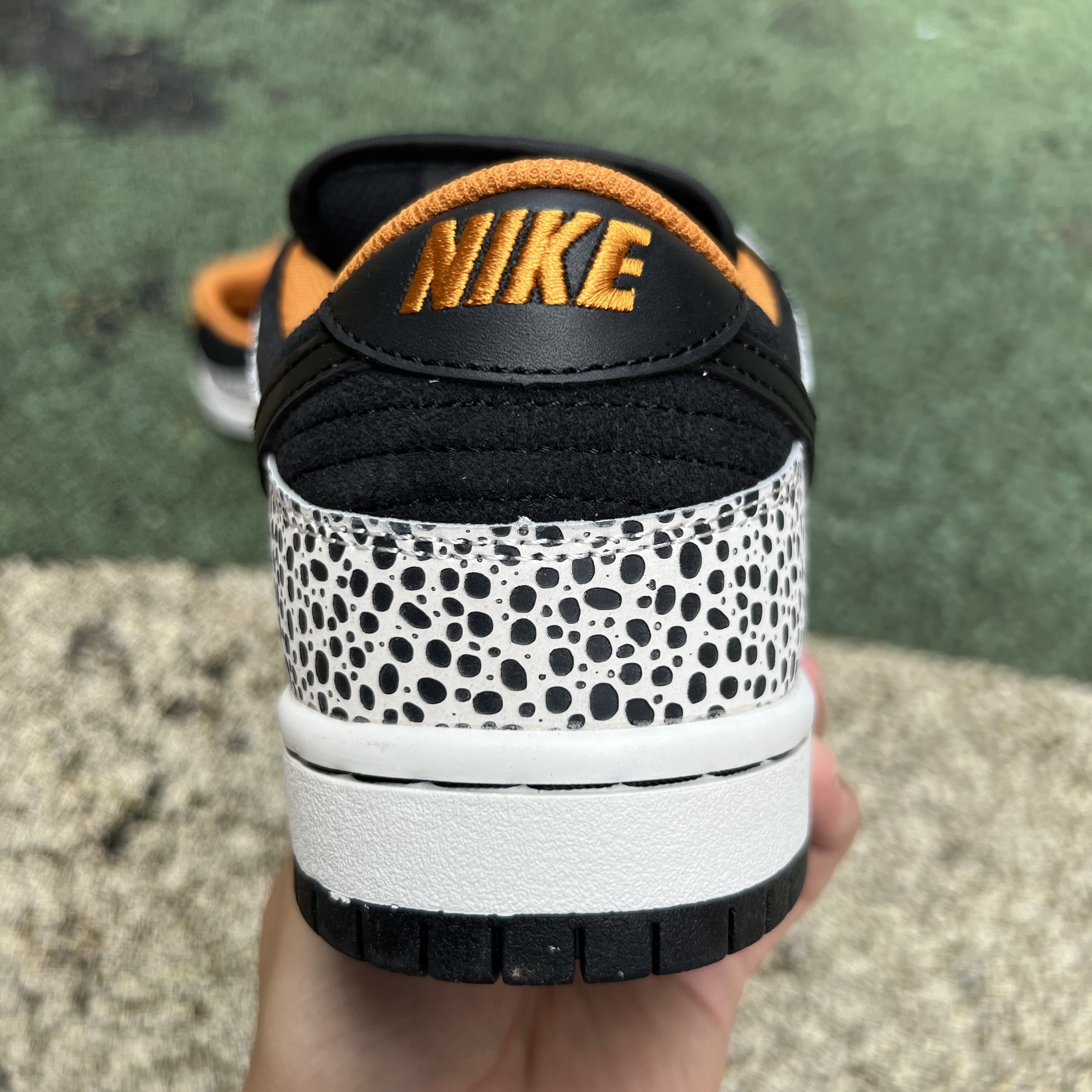 Dunk灰黑棕 斑点狗 s2纯原版‼️
尺码：36-47 特价😇
Nike SB Dunk Low Sa