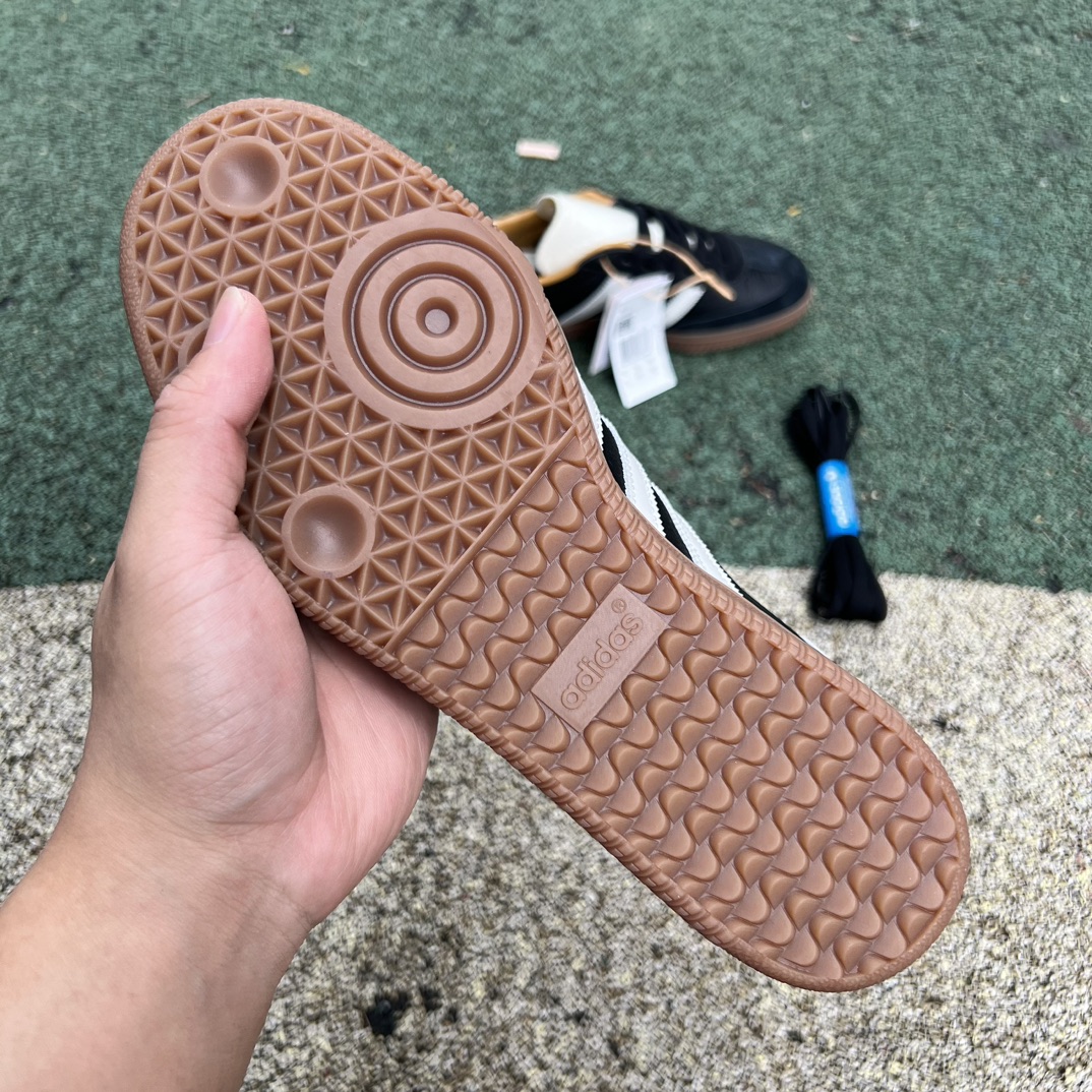 阿迪桑巴JJ黑棕色 s2纯原版‼️
尺码：36-43 特价😇 
JJJJound x Adidas Sa