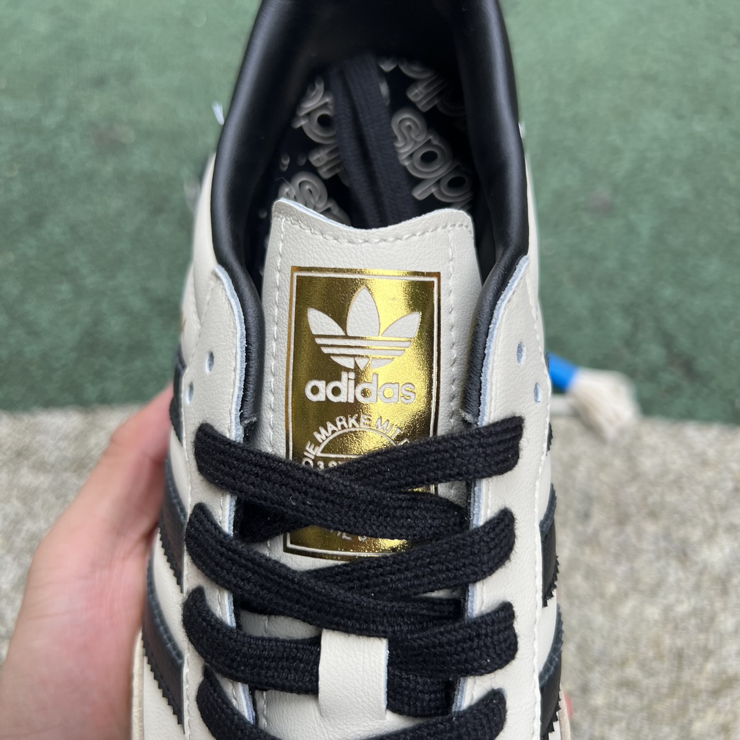 阿迪达斯米白黑棕 s2纯原版‼️
尺码：36-38 40-45 特价😇
Adidas Samba OG 