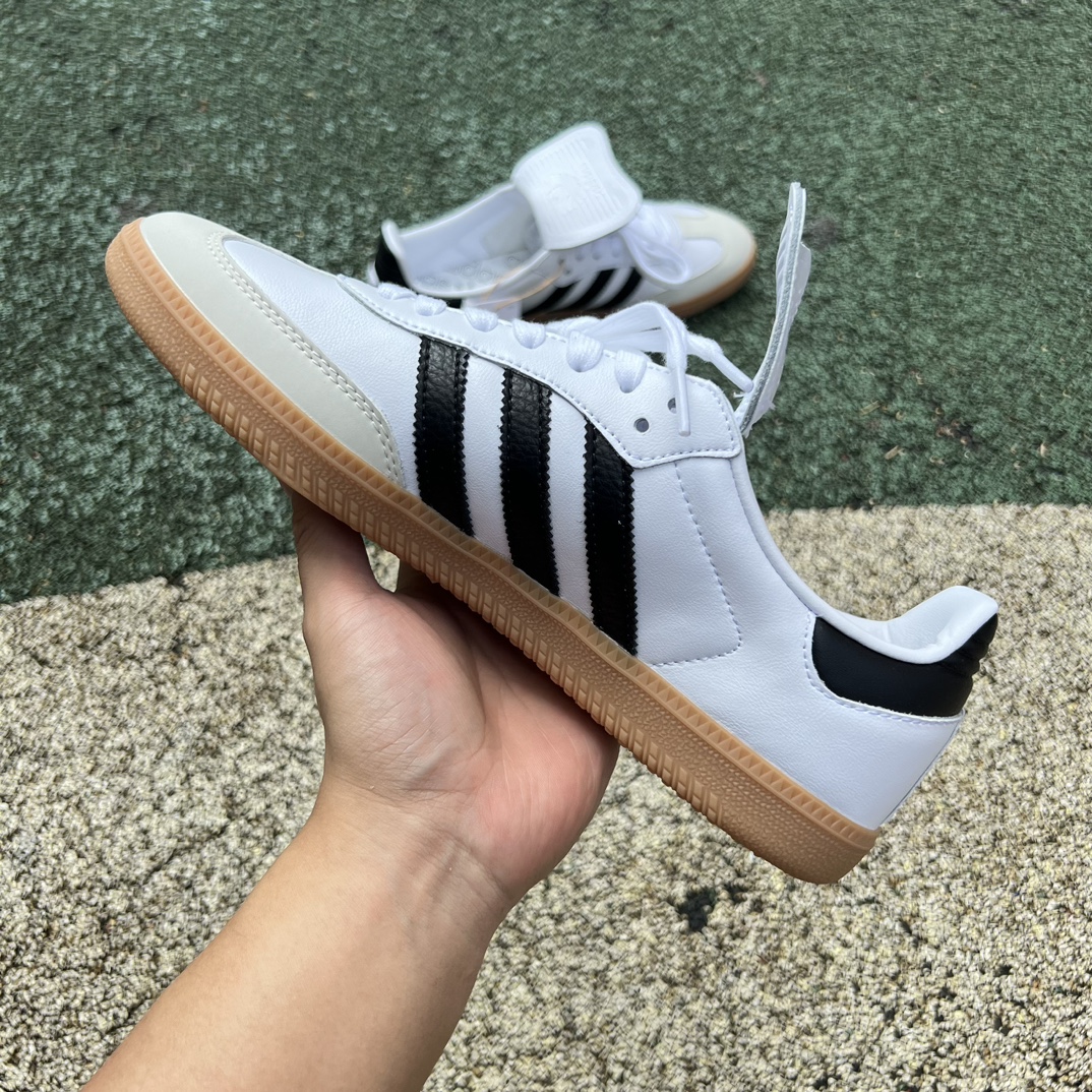 阿迪达斯桑巴白灰黑 LT s2纯原版‼️
尺码：36-45 特价😇
Adidas阿迪达斯 Samba L