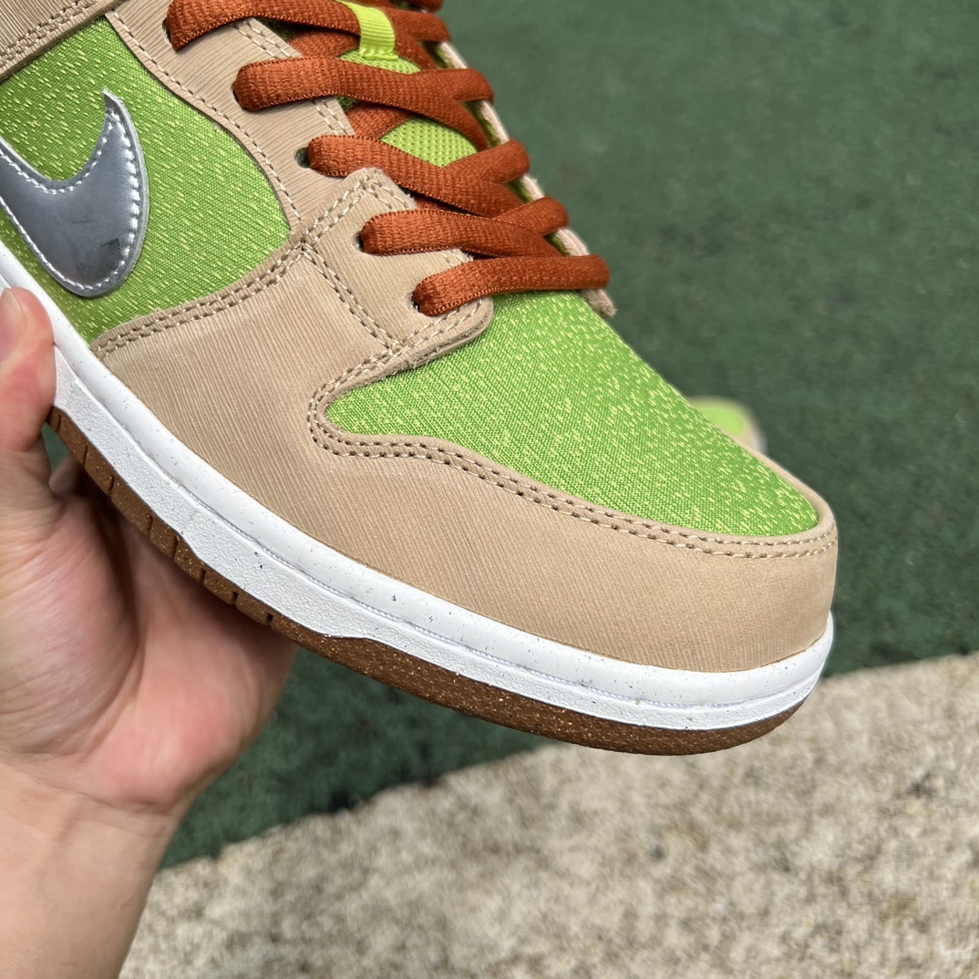 Dunk棕绿 s2纯原版‼️
尺码：36-47 特价😇
Nike Dunk SB Low Dinner 