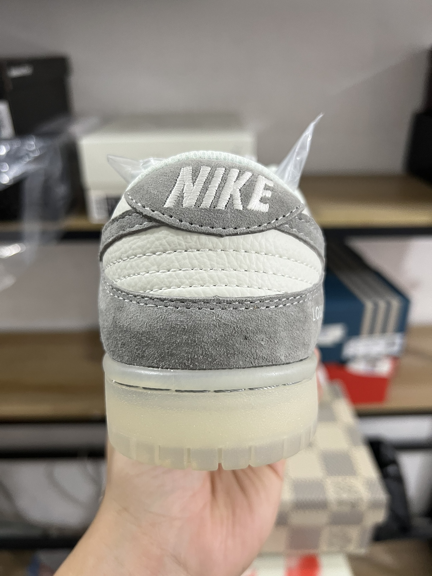 MiniCost Shoe 3