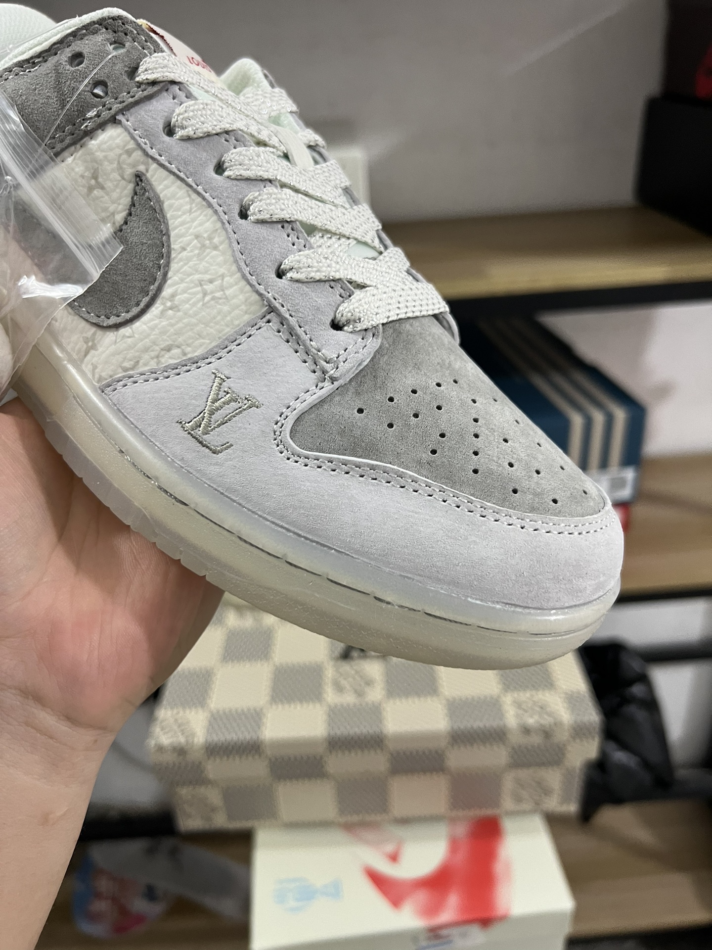 MiniCost Shoe 8