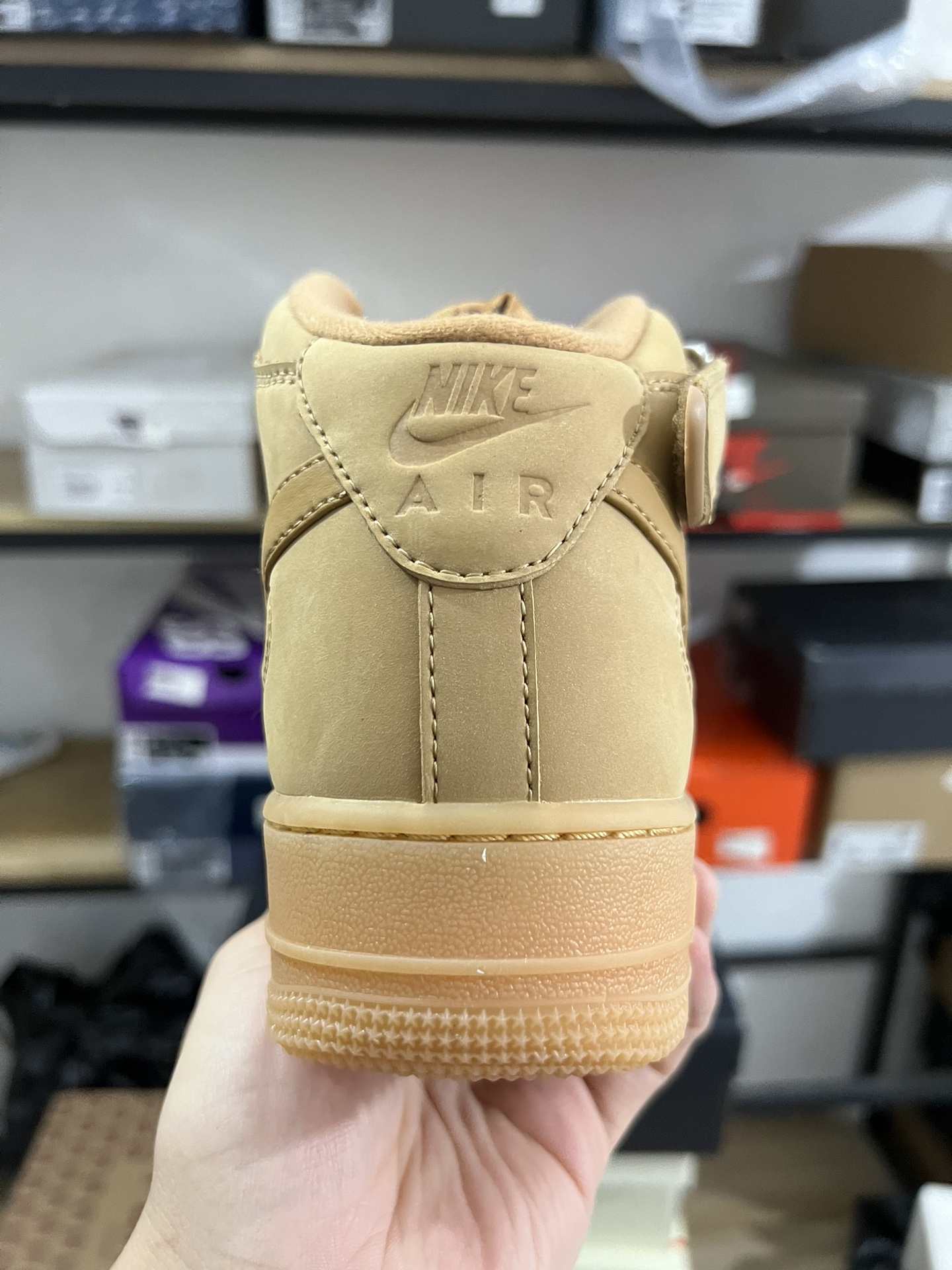 MiniCost Shoe 3