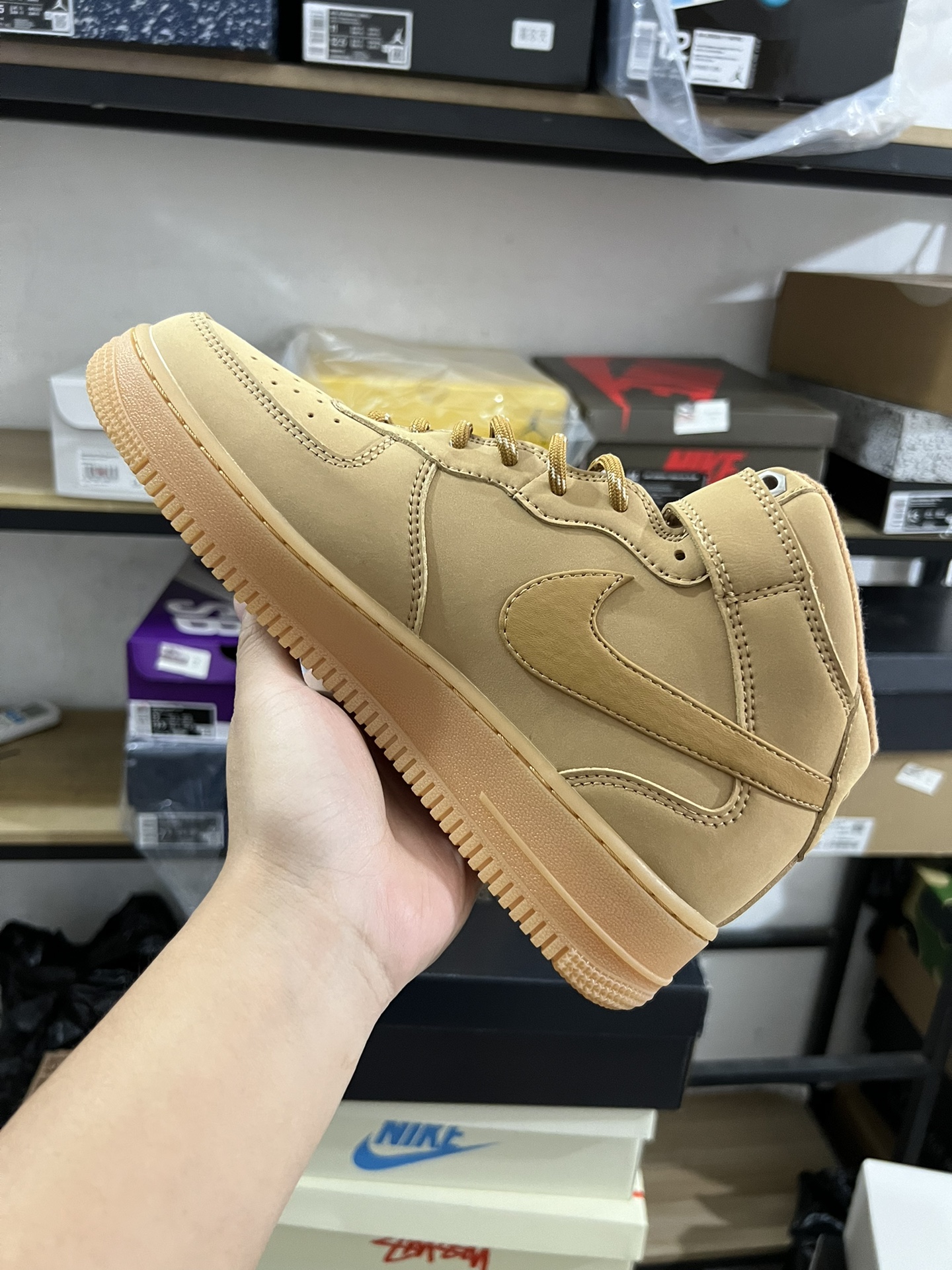 MiniCost Shoe 4