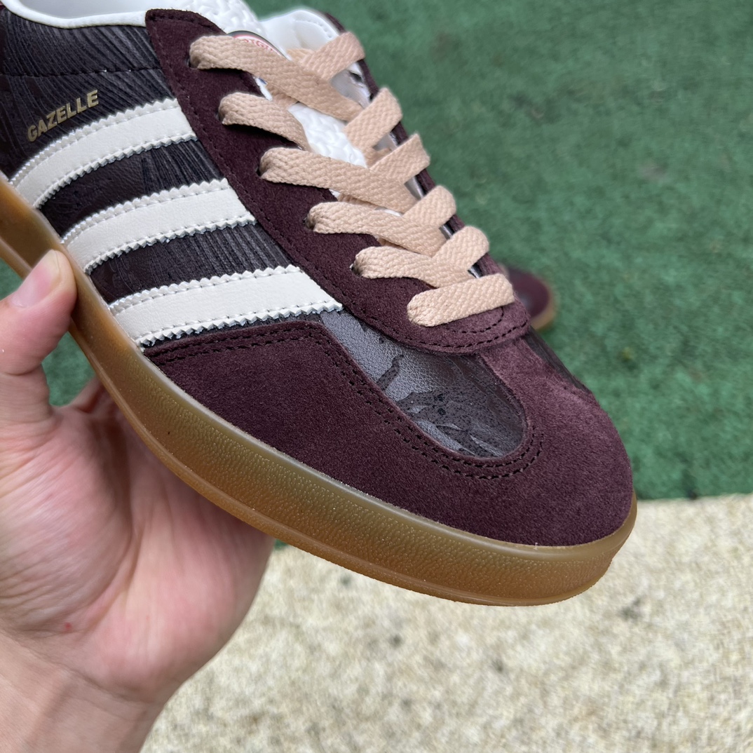 阿迪德训酒红棕色 s2纯原版‼️
尺码：36-45 特价😇
阿迪达斯Adidas GAZELLE IND
