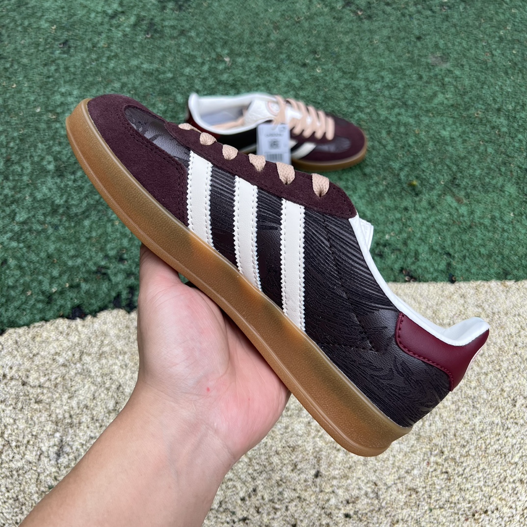 阿迪德训酒红棕色 s2纯原版‼️
尺码：36-45 特价😇
阿迪达斯Adidas GAZELLE IND