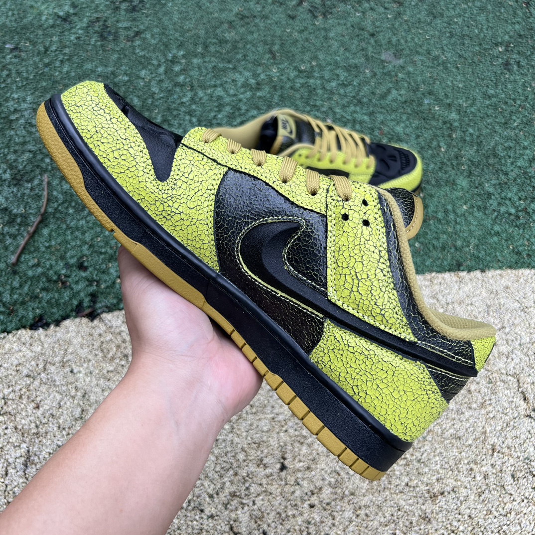 Dunk绿黑万圣节 s2纯原版‼️
尺码：40-47 特价😇
Nike Dunk Low Hallowe