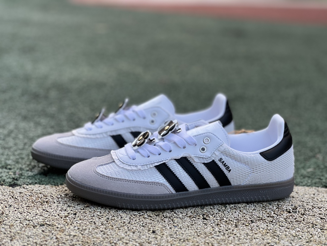 阿迪德训白灰黑网布 s2纯原版‼️
尺码：36-45 特价😇
Adidas Samba OG阿迪达斯 低