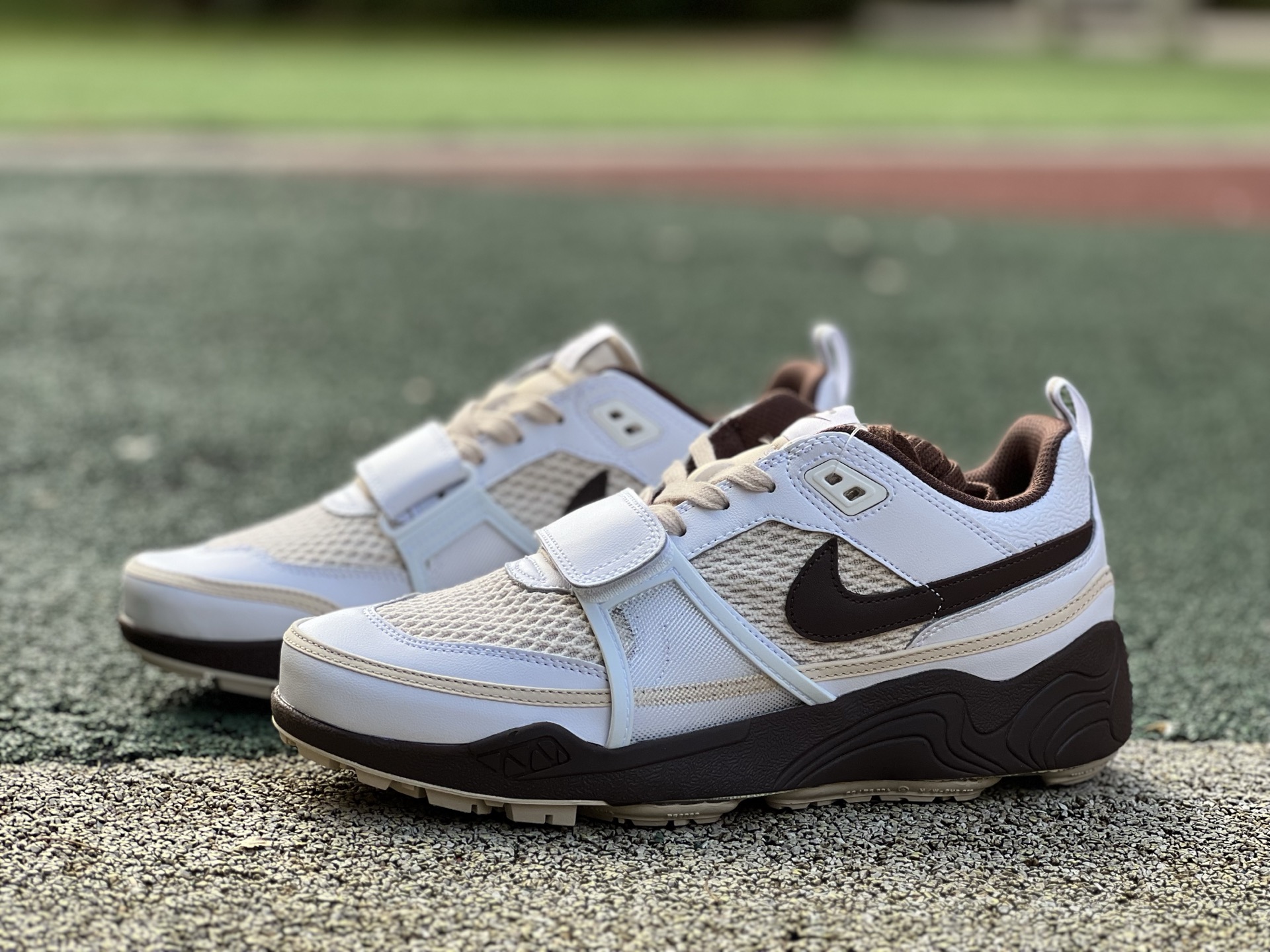 特价s2纯原版 白棕色 Travis Scott x Nike Shark-A-Don 尺码：41-46