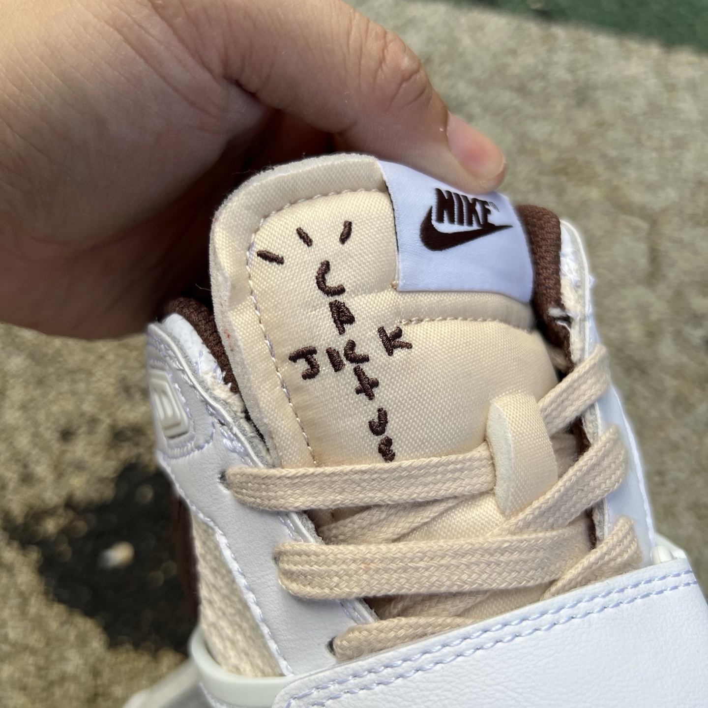 特价s2纯原版 白棕色 Travis Scott x Nike Shark-A-Don 尺码：41-46