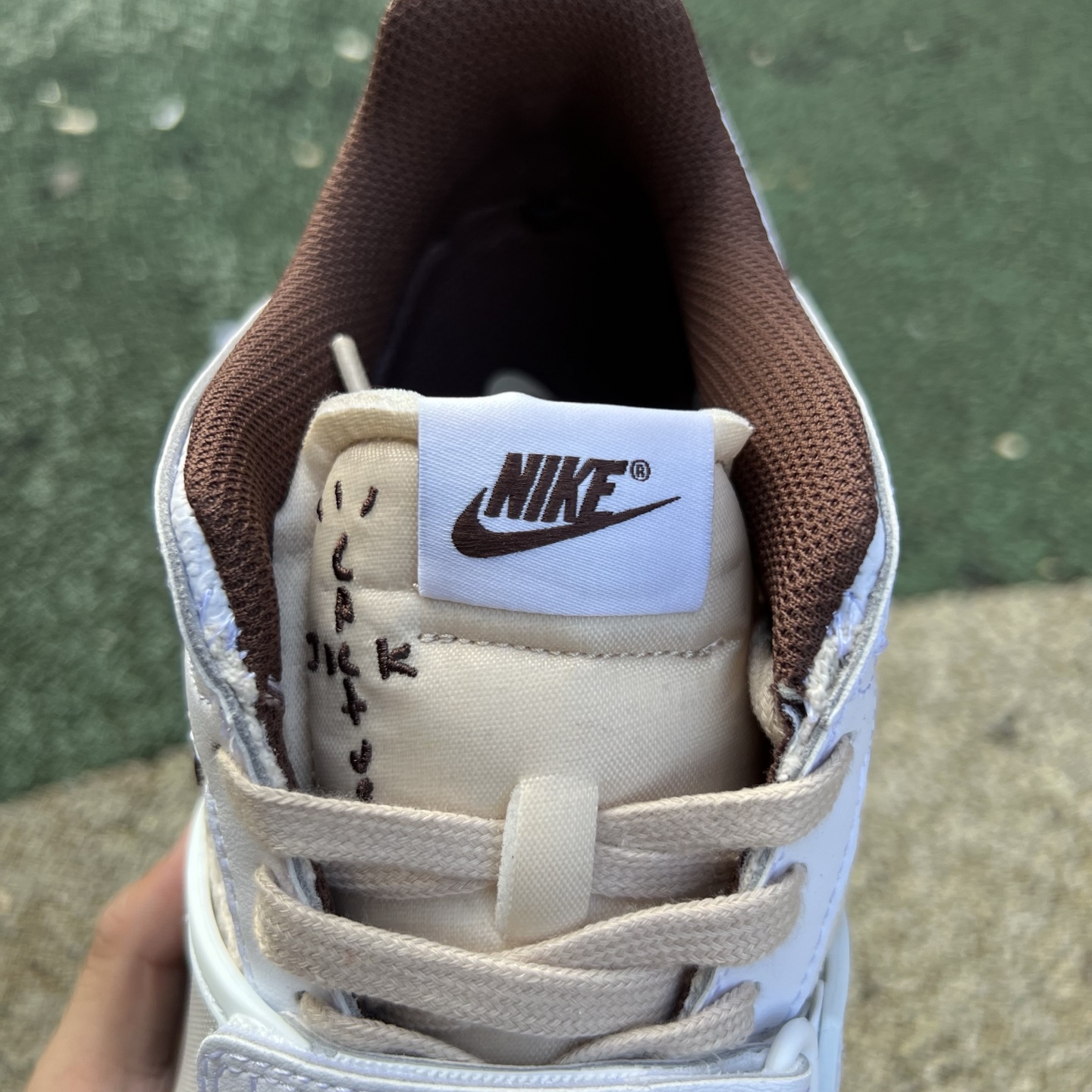 特价s2纯原版 白棕色 Travis Scott x Nike Shark-A-Don 尺码：41-46