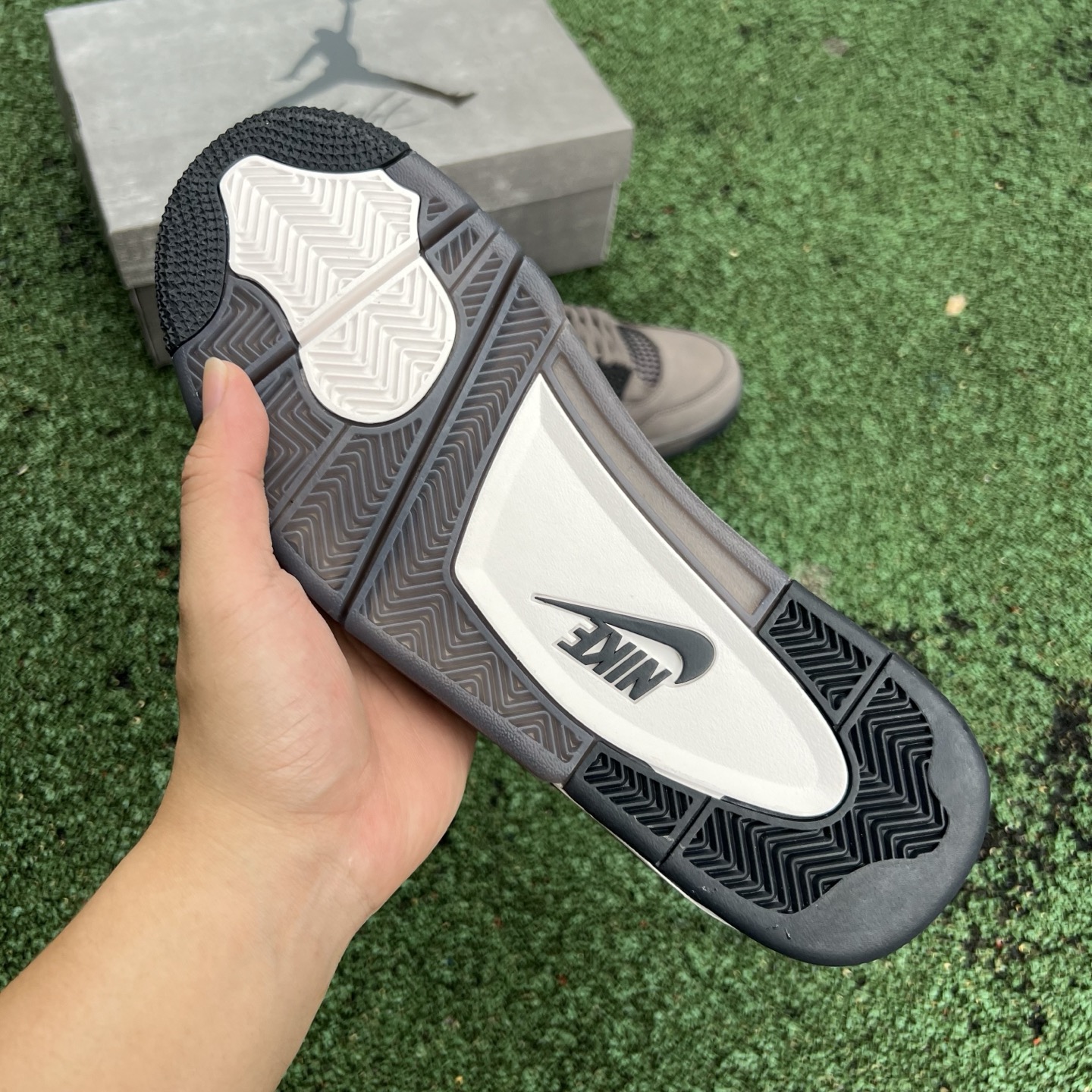 aj4小ts灰色 黑灰 纯原版‼️
尺码：40.5-48.5，
Air Jordan 4 “Cave S