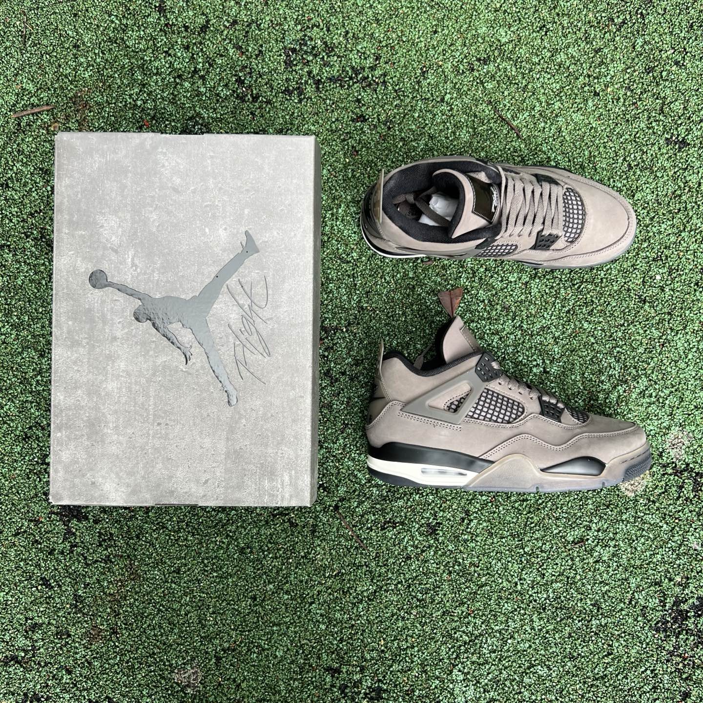 aj4小ts灰色 黑灰 纯原版‼️
尺码：40.5-48.5，
Air Jordan 4 “Cave S