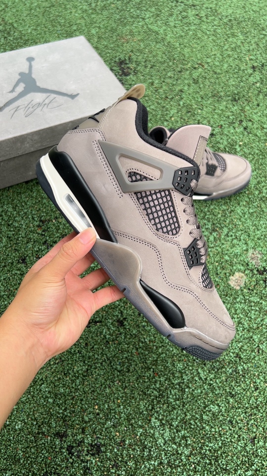 aj4小ts灰色 黑灰 纯原版‼️
尺码：40.5-48.5，
Air Jordan 4 “Cave S