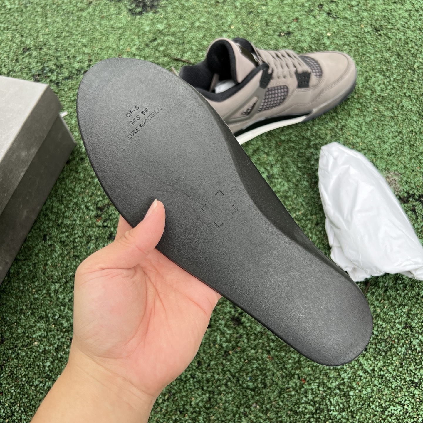 aj4小ts灰色 黑灰 纯原版‼️
尺码：40.5-48.5，
Air Jordan 4 “Cave S