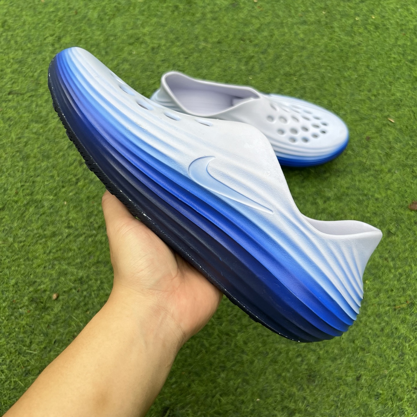 p130 LW版本Nike洞洞鞋灰蓝 Nike ReactX Rejuven8 Green Strike 洞洞鞋 IB6366-400
