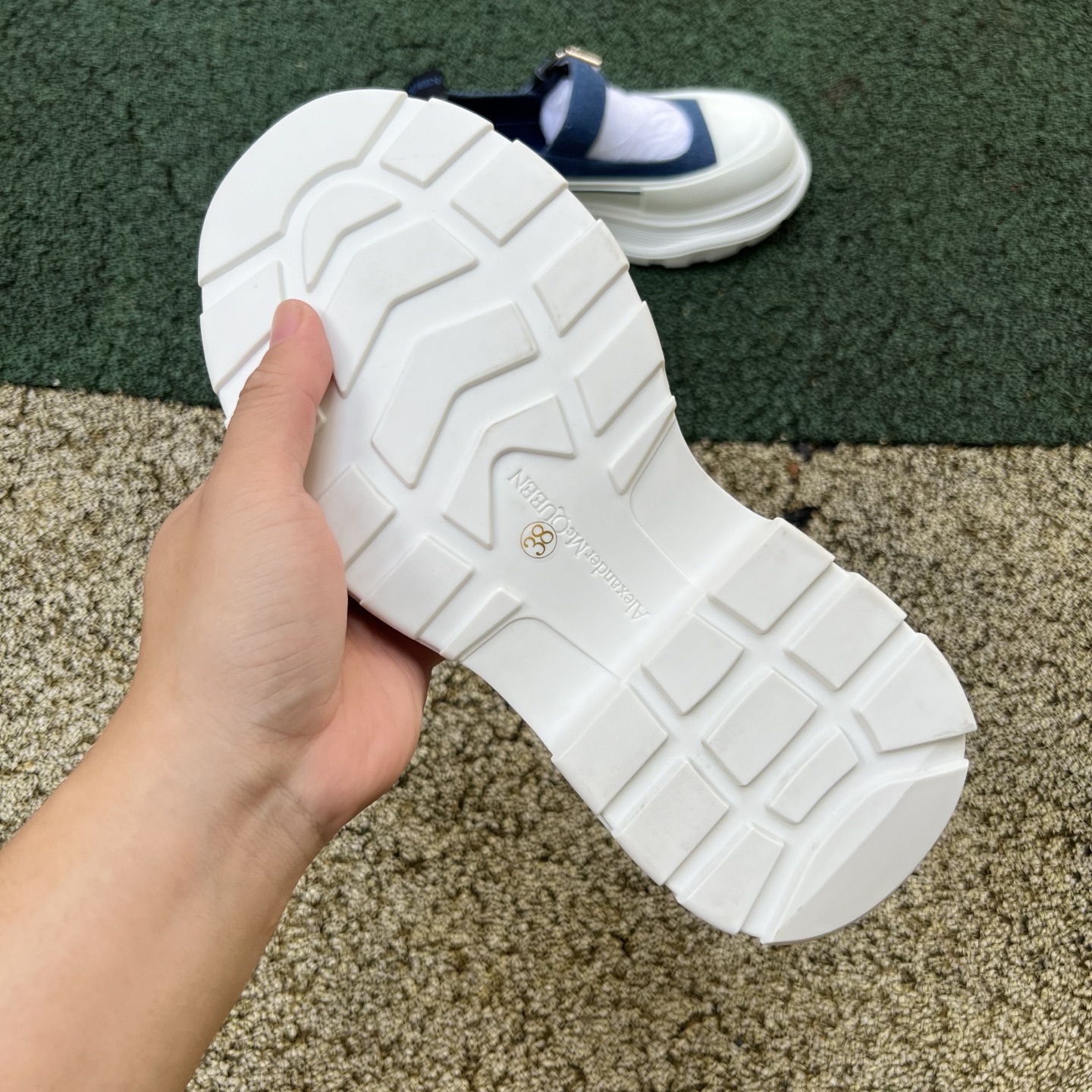 麦昆玛丽珍鞋 白蓝 尺码：35-40Alexander McQueen亚历山大麦昆 Thread Sli