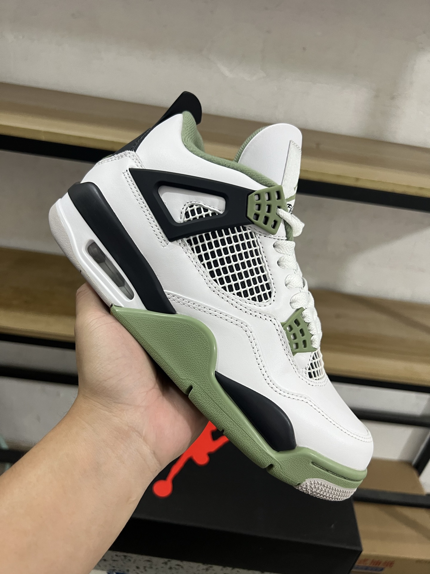Air Jordan 4 WMNS “Seafoam” AQ9129-103