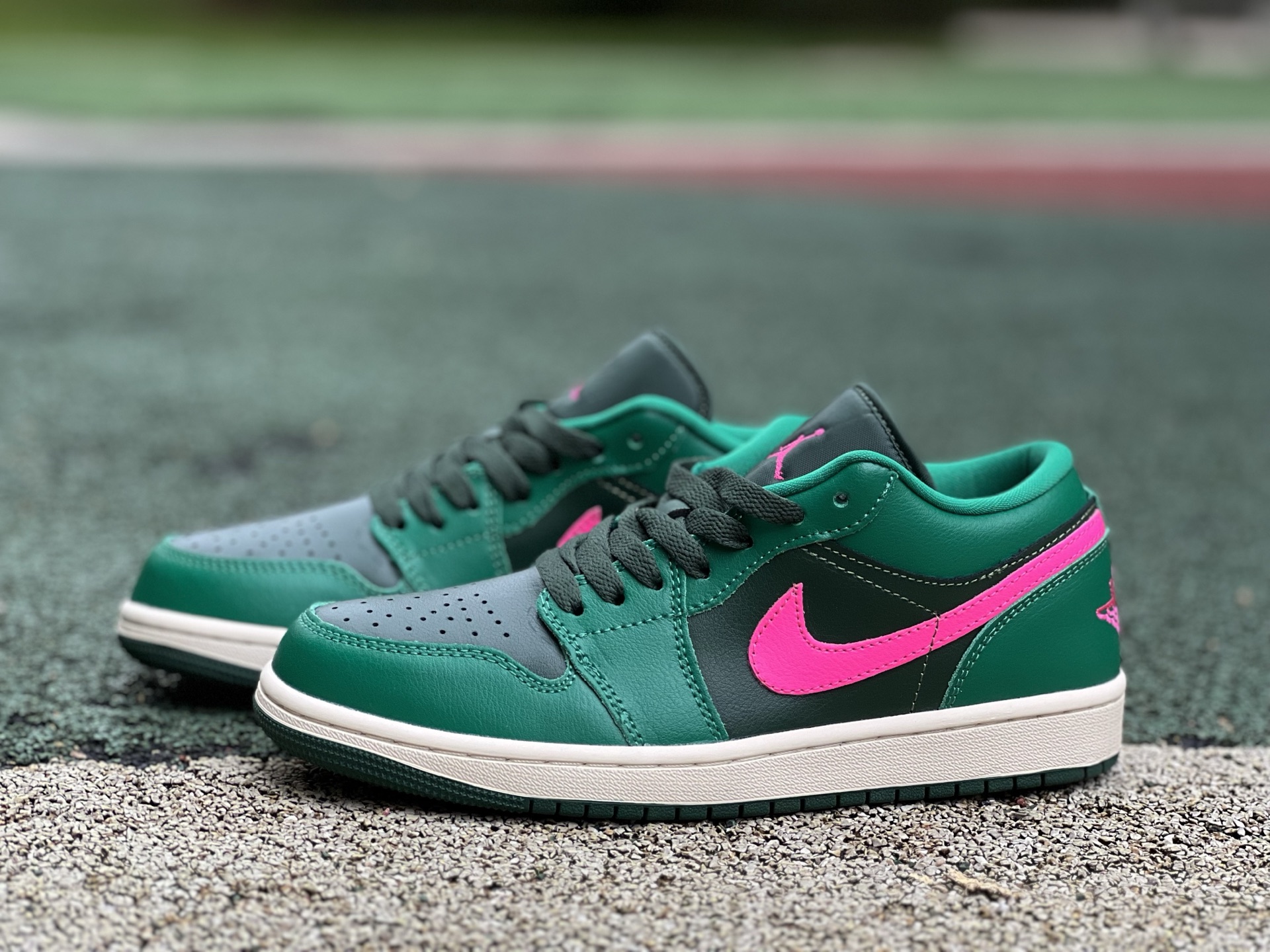 Air jordan 1 low 240