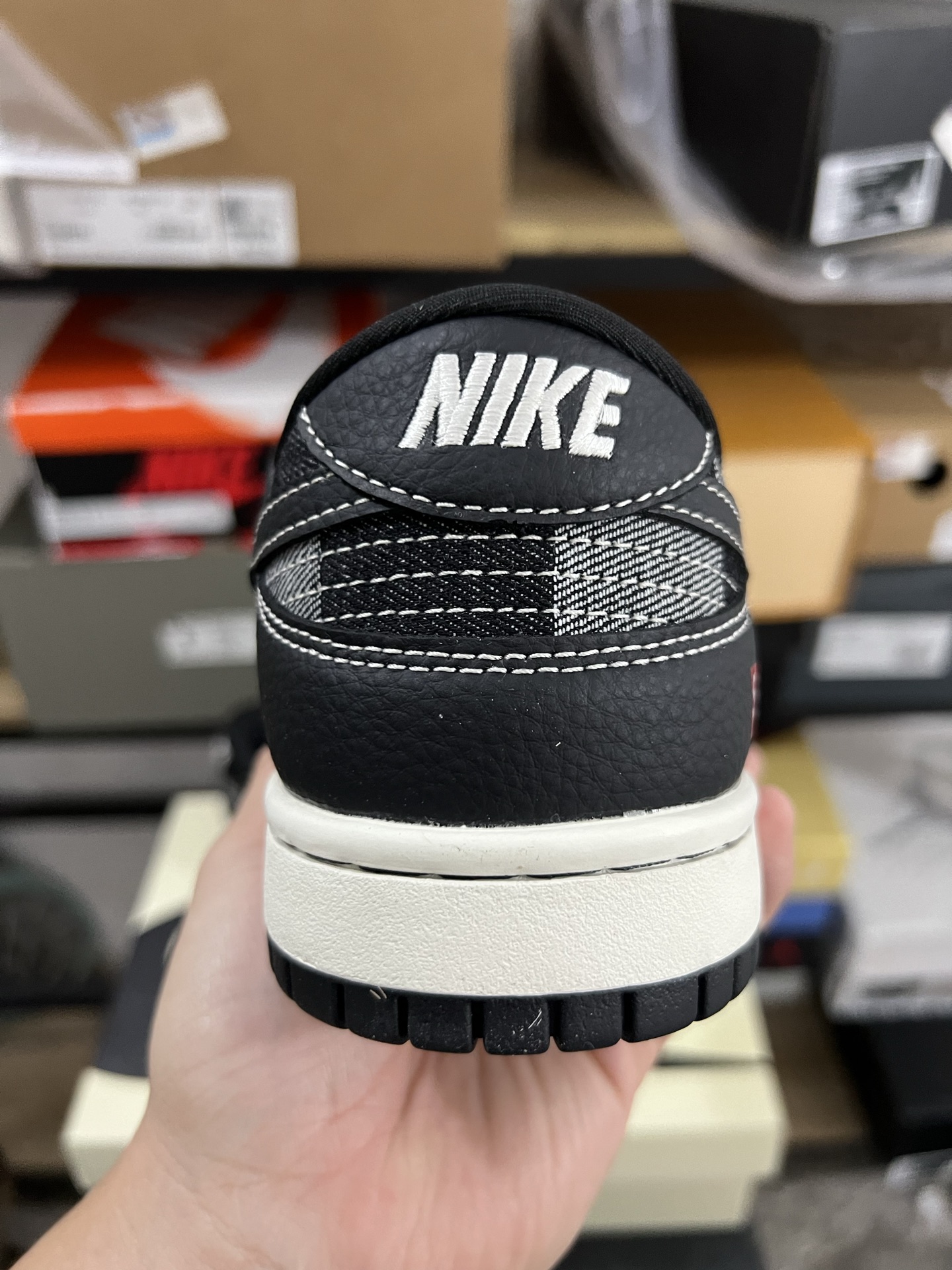 MiniCost Shoe 3