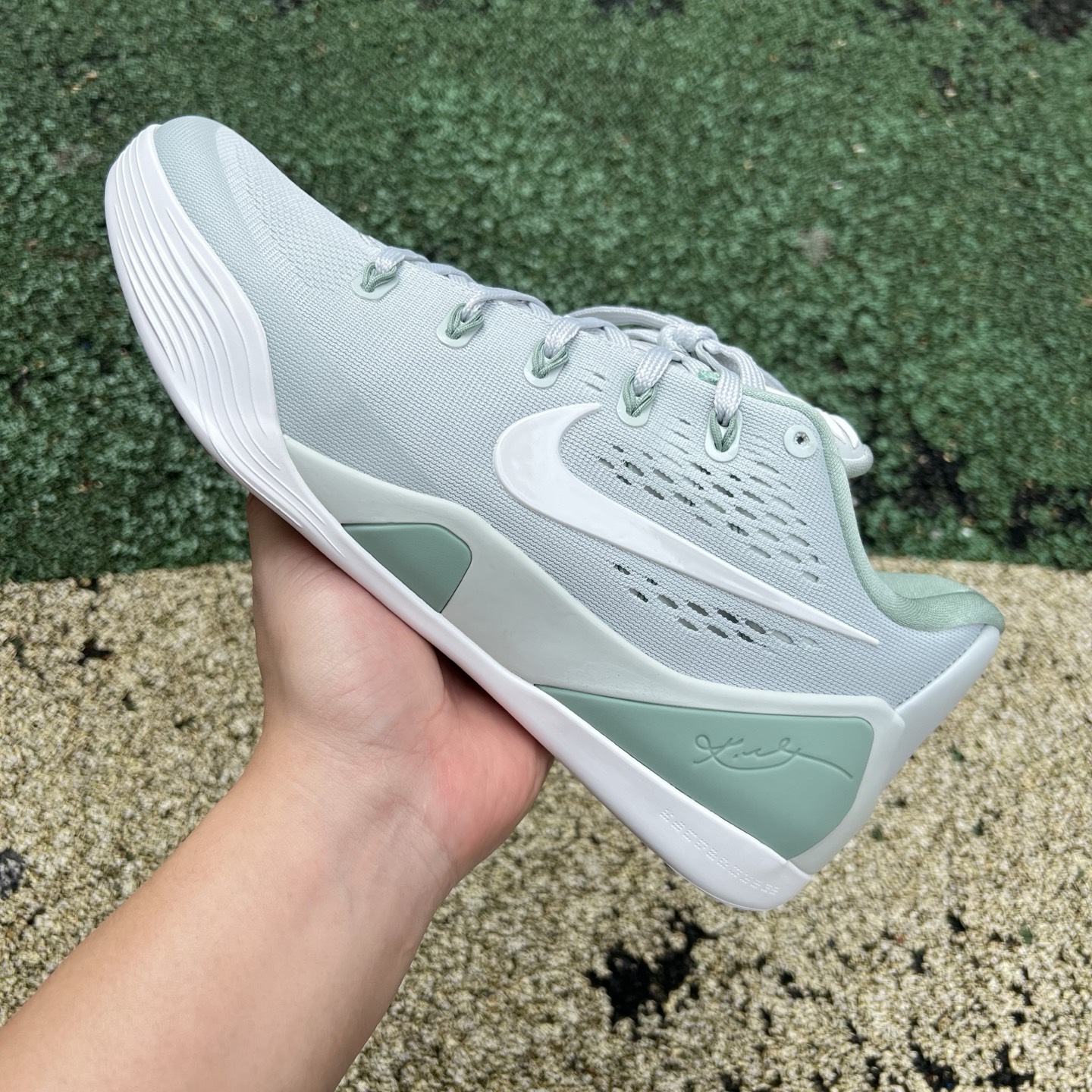 Kobe 9 EM Protro