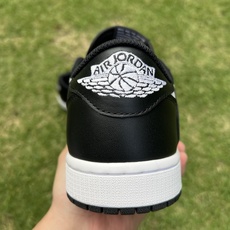 T1版本 aj1倒钩低帮黑白 ts联名款 货号:DM7866-002 尺码:40-48.5 T1版本 aj1倒钩低帮黑白 ts联名款 货号:DM7866-002 尺码:40-48.5