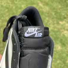 T1版本 aj1倒钩低帮黑白 ts联名款 货号:DM7866-002 尺码:40-48.5 T1版本 aj1倒钩低帮黑白 ts联名款 货号:DM7866-002 尺码:40-48.5